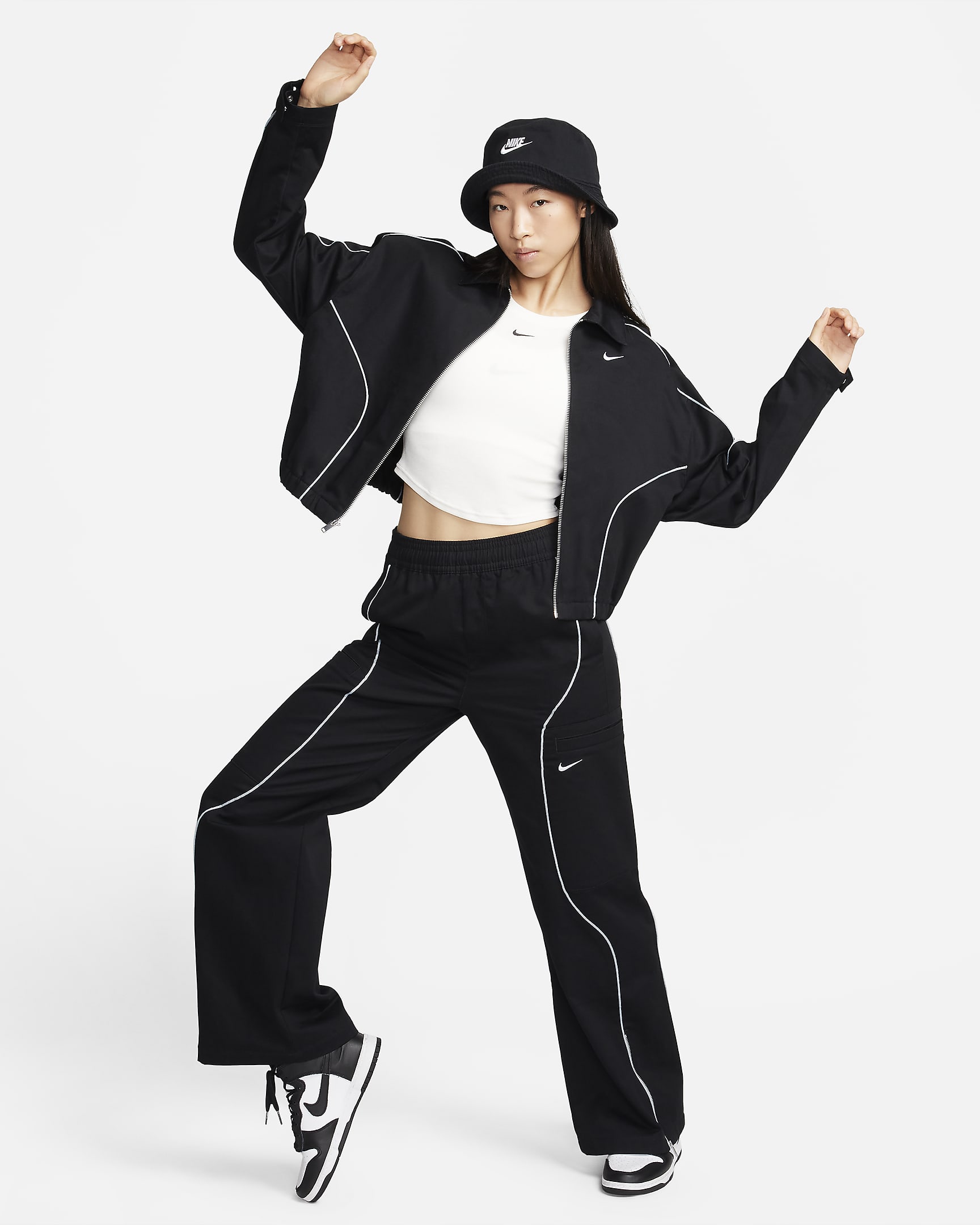 Veste tissée Nike Sportswear pour Femme - Noir/Light Pumice/Blanc