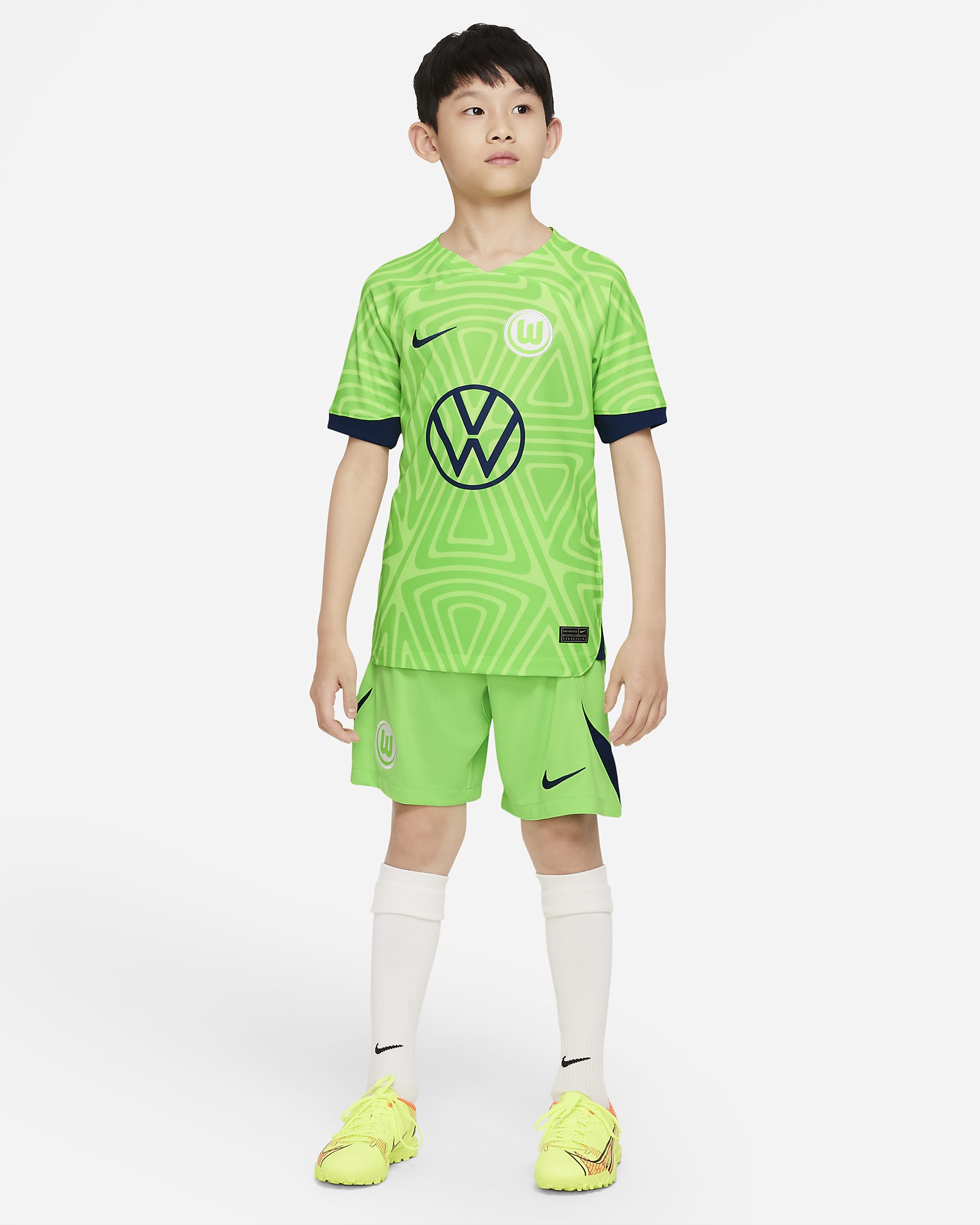 VfL Wolfsburg 2022/23 Stadium Home Older Kids' Nike Dri-FIT Football ...