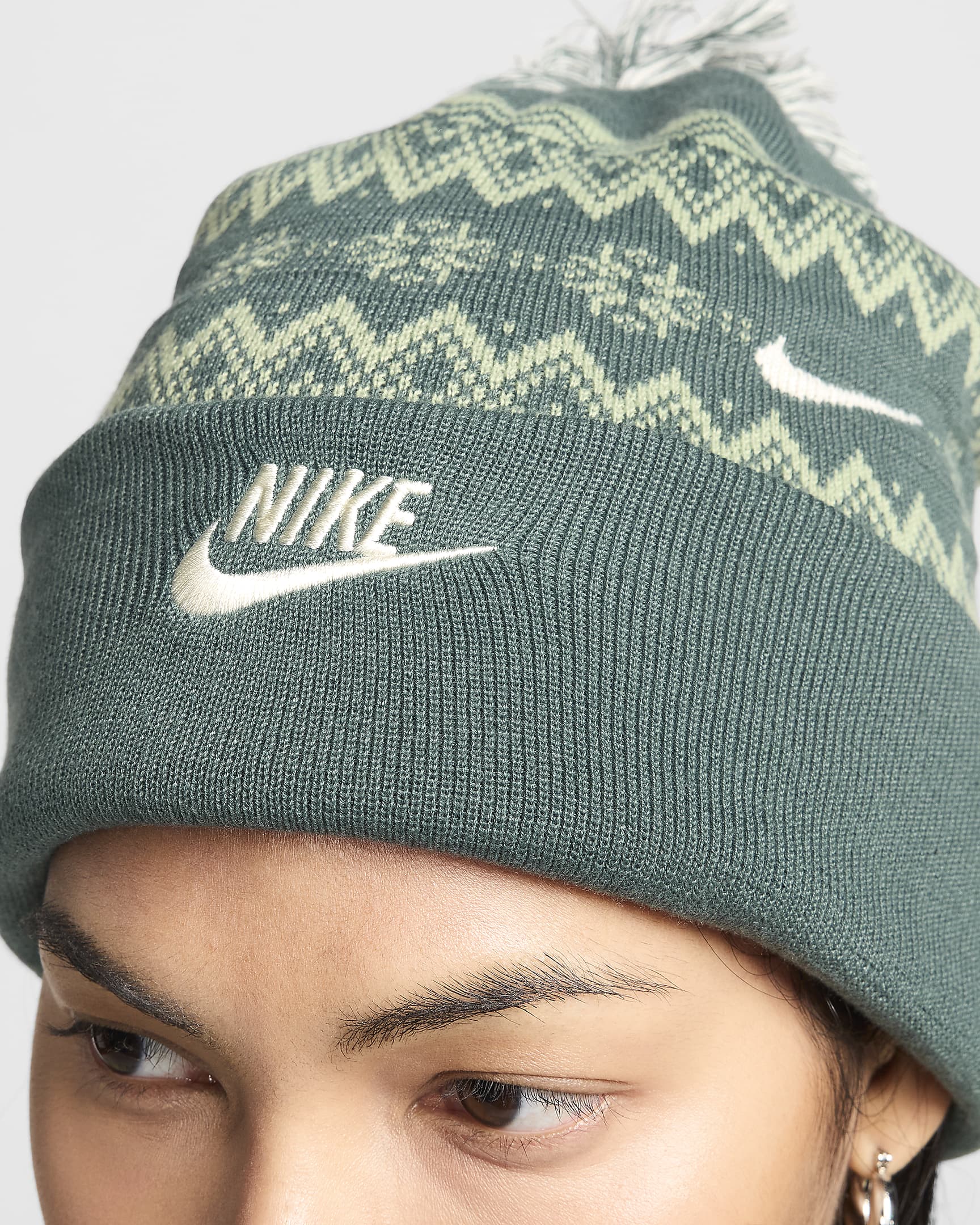 Nike Peak Beanie - Vintage Green/Coconut Milk/Oil Green/Coconut Milk