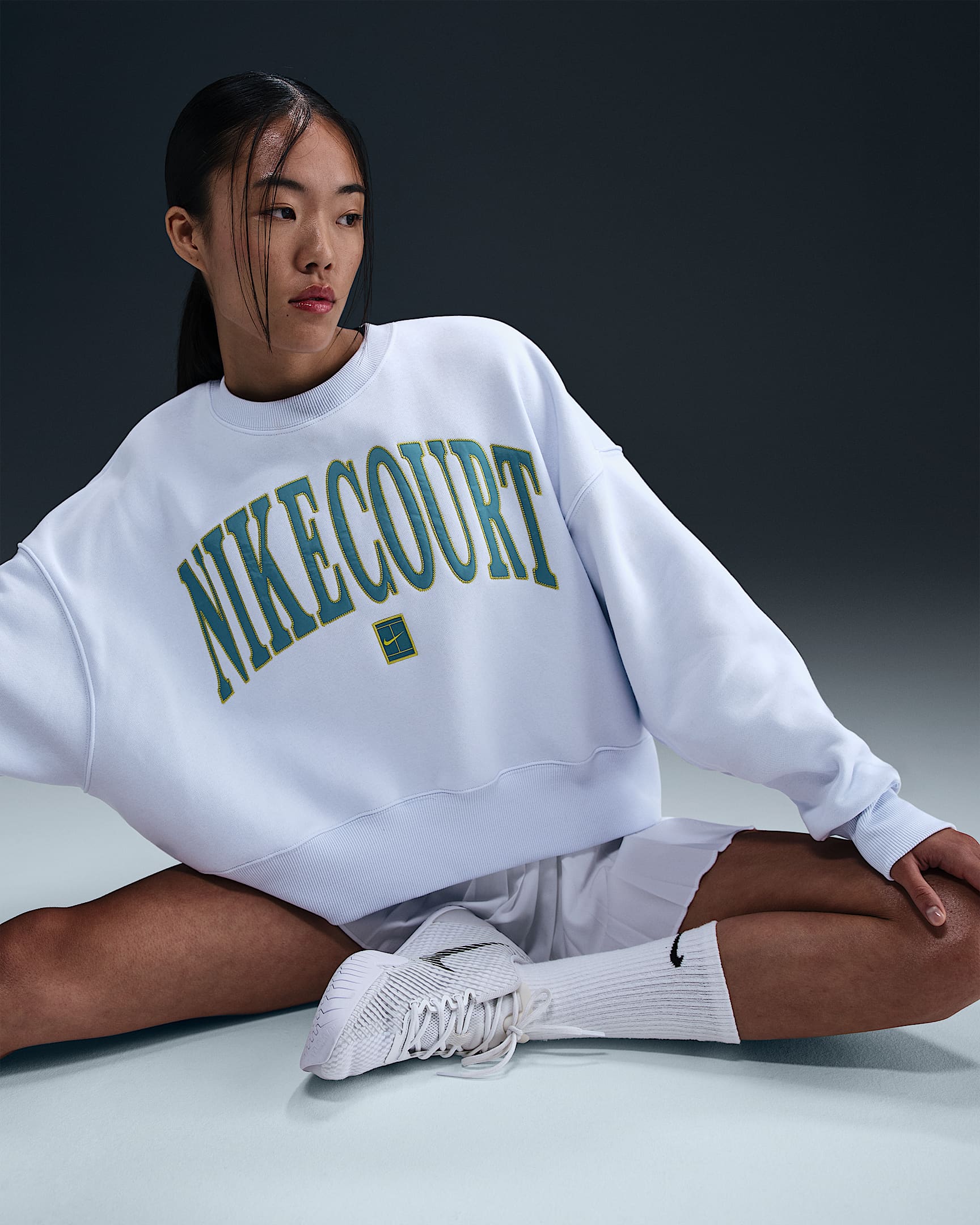 nikecourt sweatshirt