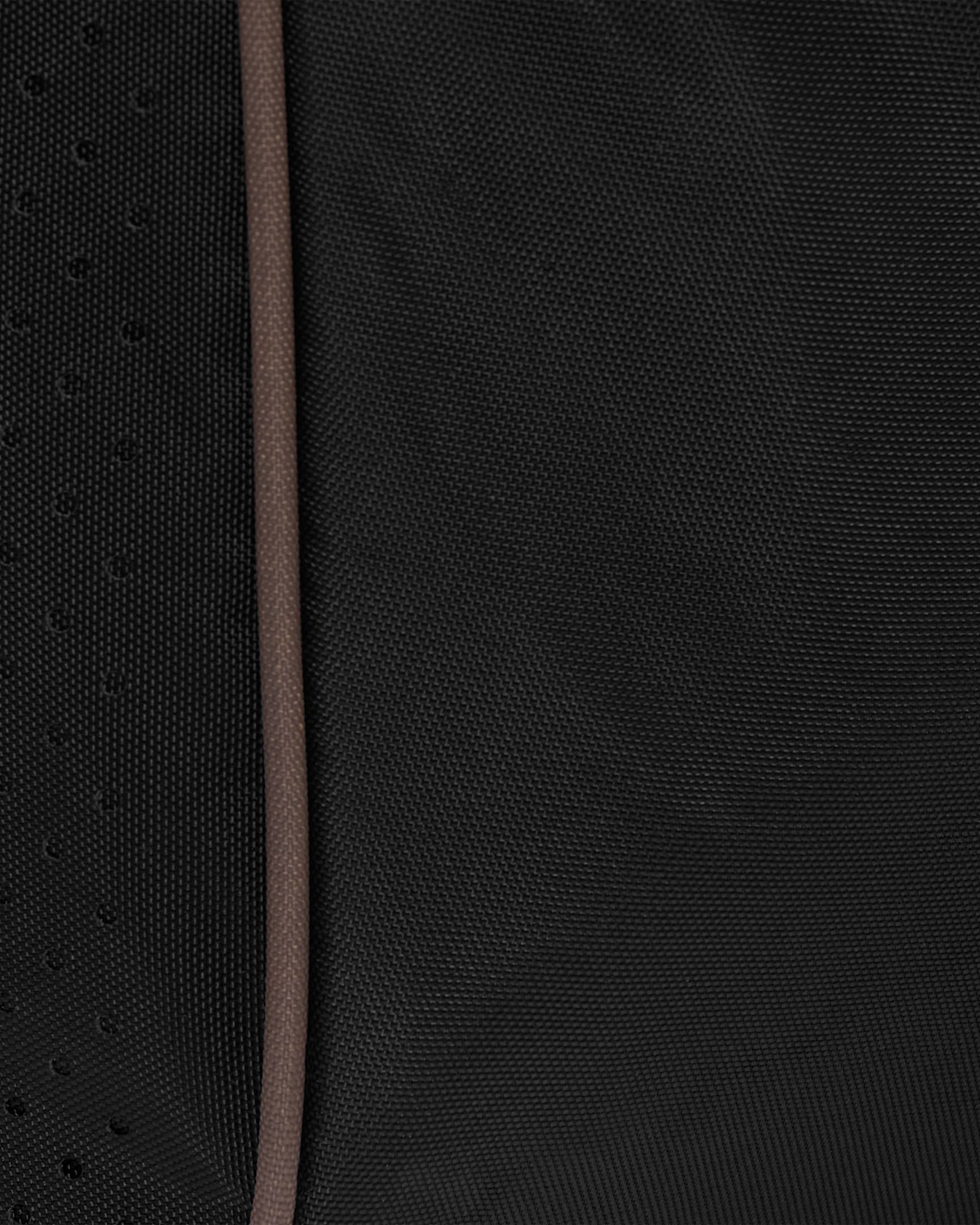 Nike Sportswear Essentials Messenger Bag (15L). Nike ID