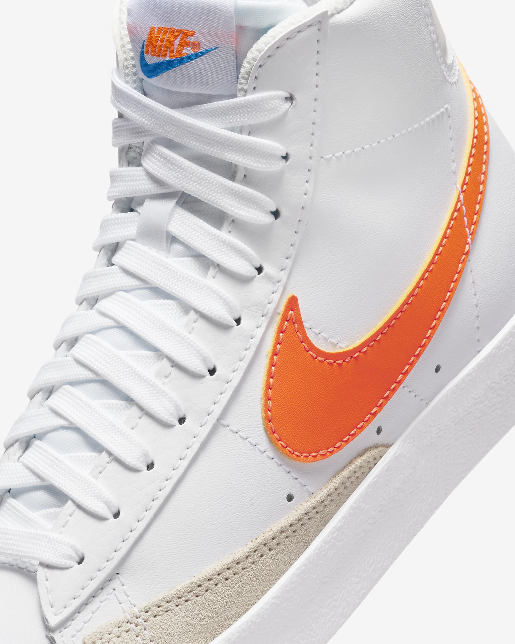 Sko Nike Blazer Mid '77 för ungdom - Vit/Photo Blue/Phantom/Total Orange