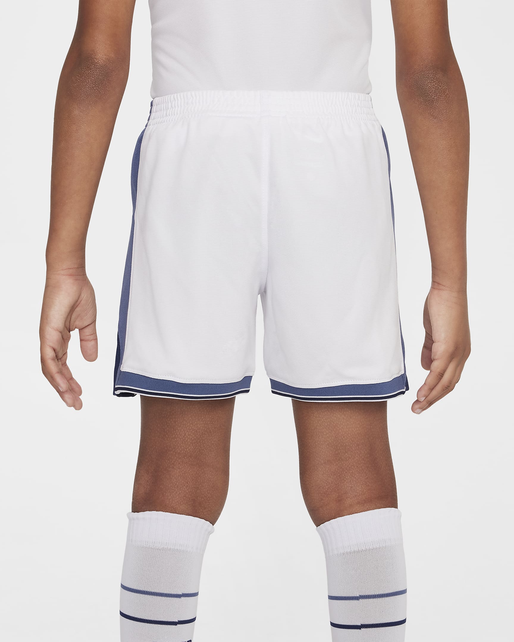 Inter Mailand 2024/25 Stadium Away dreiteiliges Nike Replika-Fußballtrikot-Set (jüngere Kinder) - Summit White/Iris Whisper/Summit White/Midnight Navy