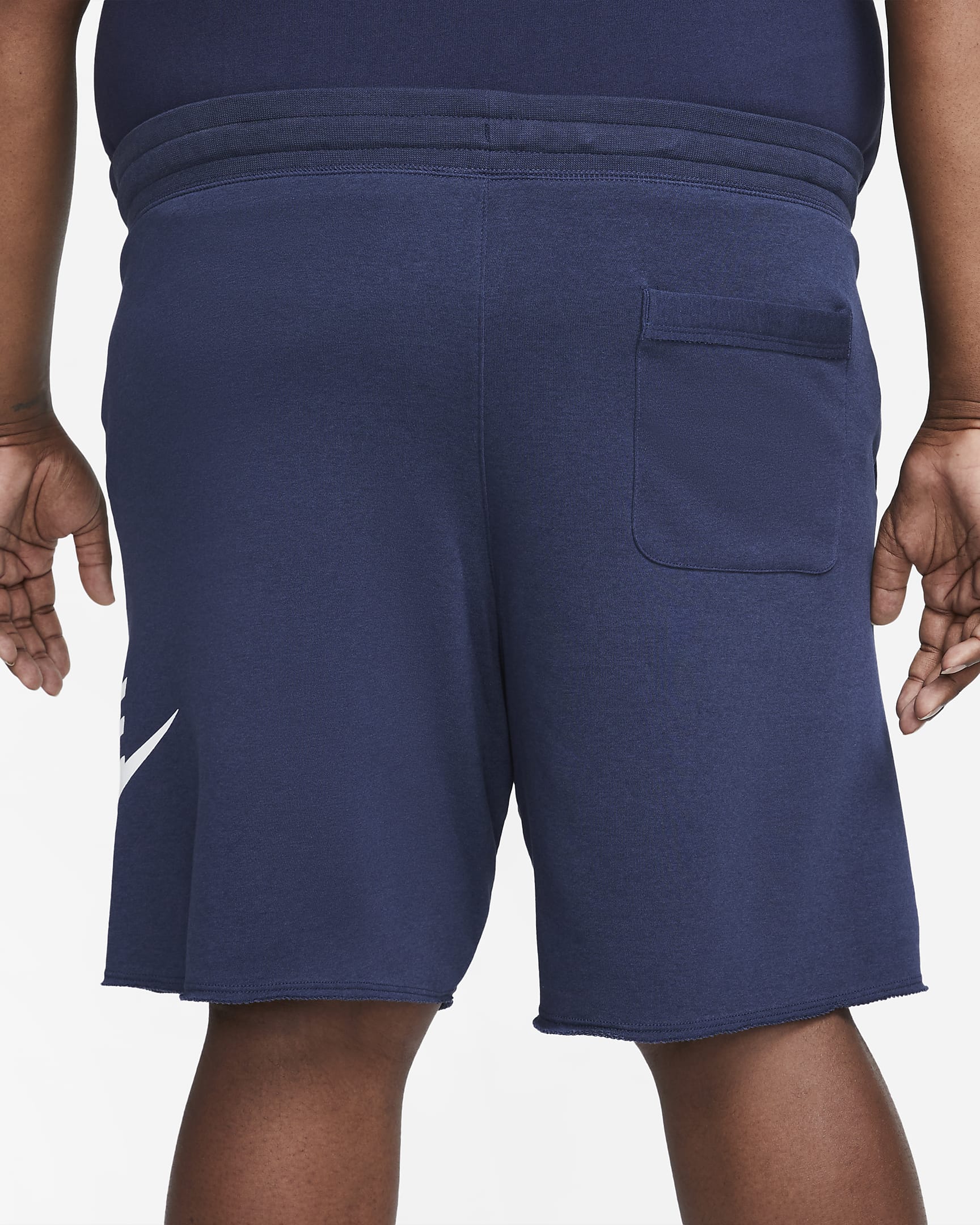 Nike Club Alumni Herrenshorts aus French Terry - Midnight Navy/Weiß/Weiß