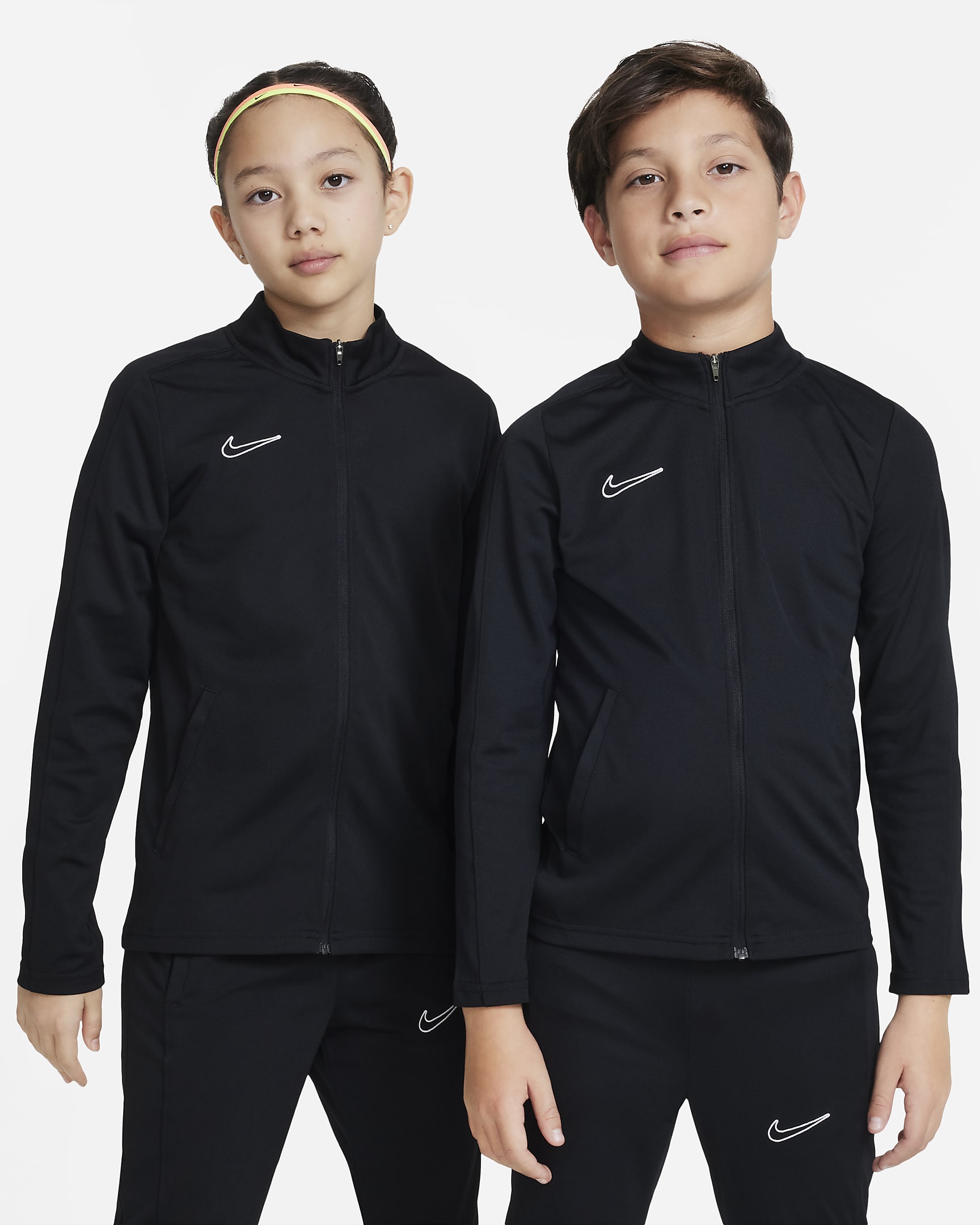 Dětská fotbalová tepláková souprava Nike Dri-FIT Academy23 - Černá/Černá/Bílá