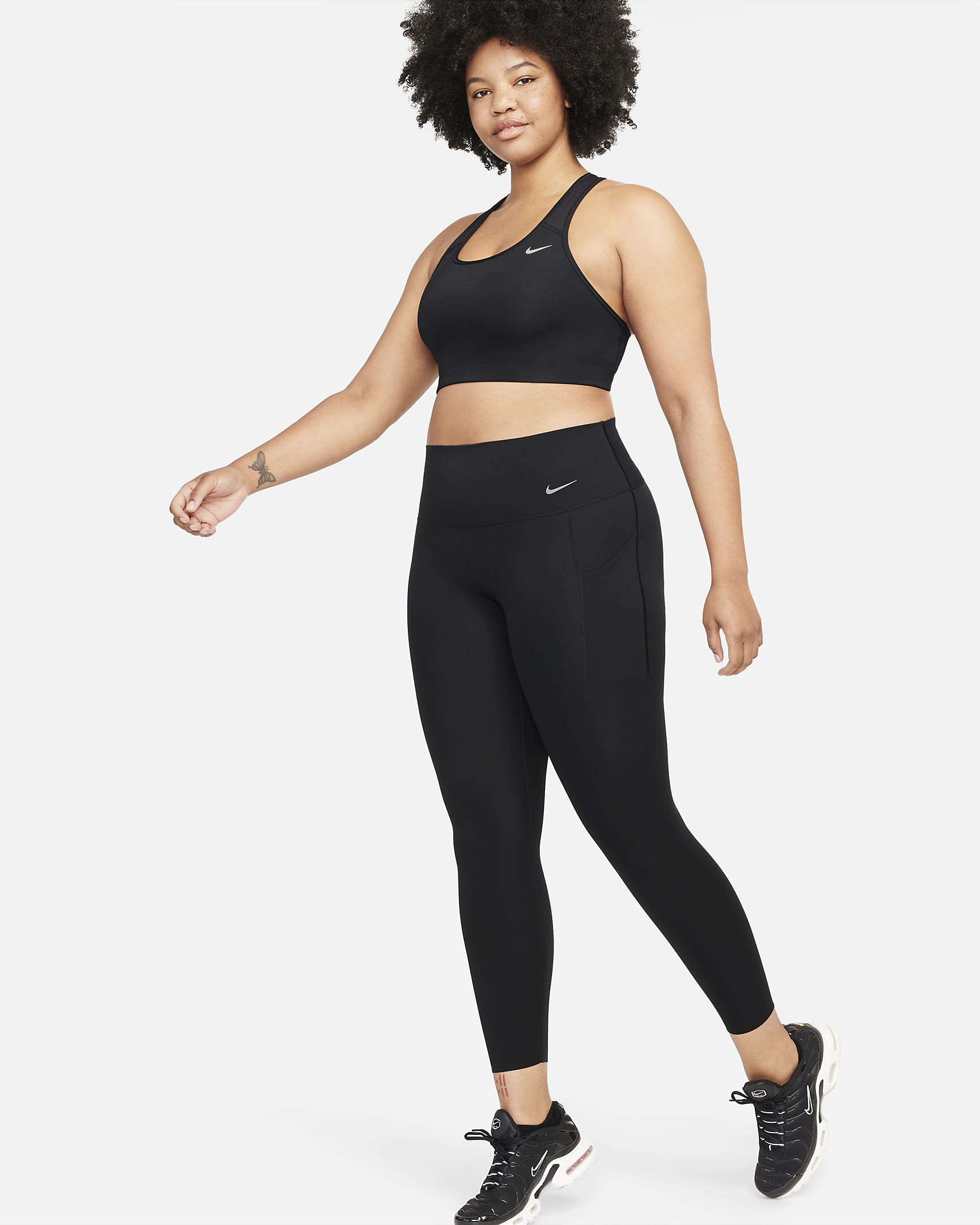 Leggings de 7/8 de tiro alto y sujeción media con bolsillos para mujer Nike Universa - Negro/Negro