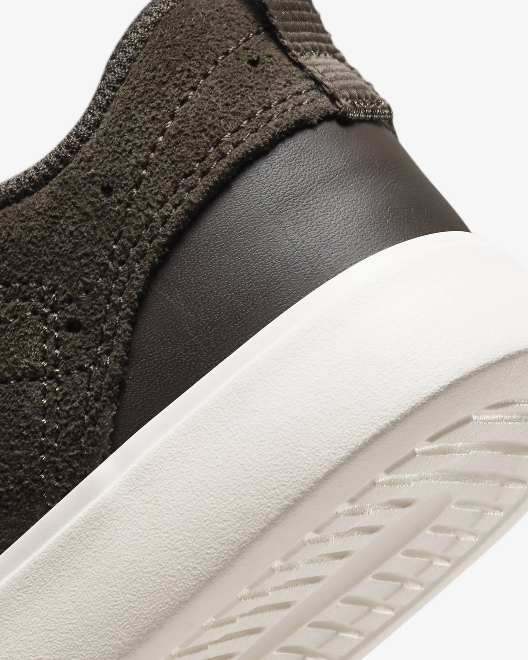 Jordan Series ES ALT Younger Kids' Shoes. Nike LU