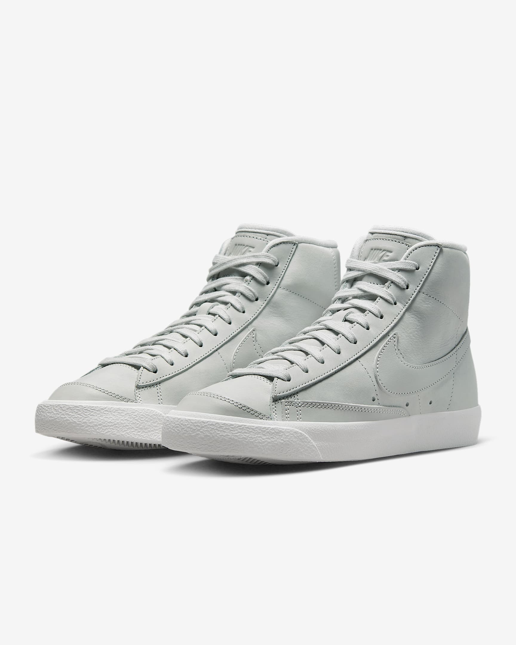Chaussure Nike Blazer Mid Premium pour femme. Nike BE