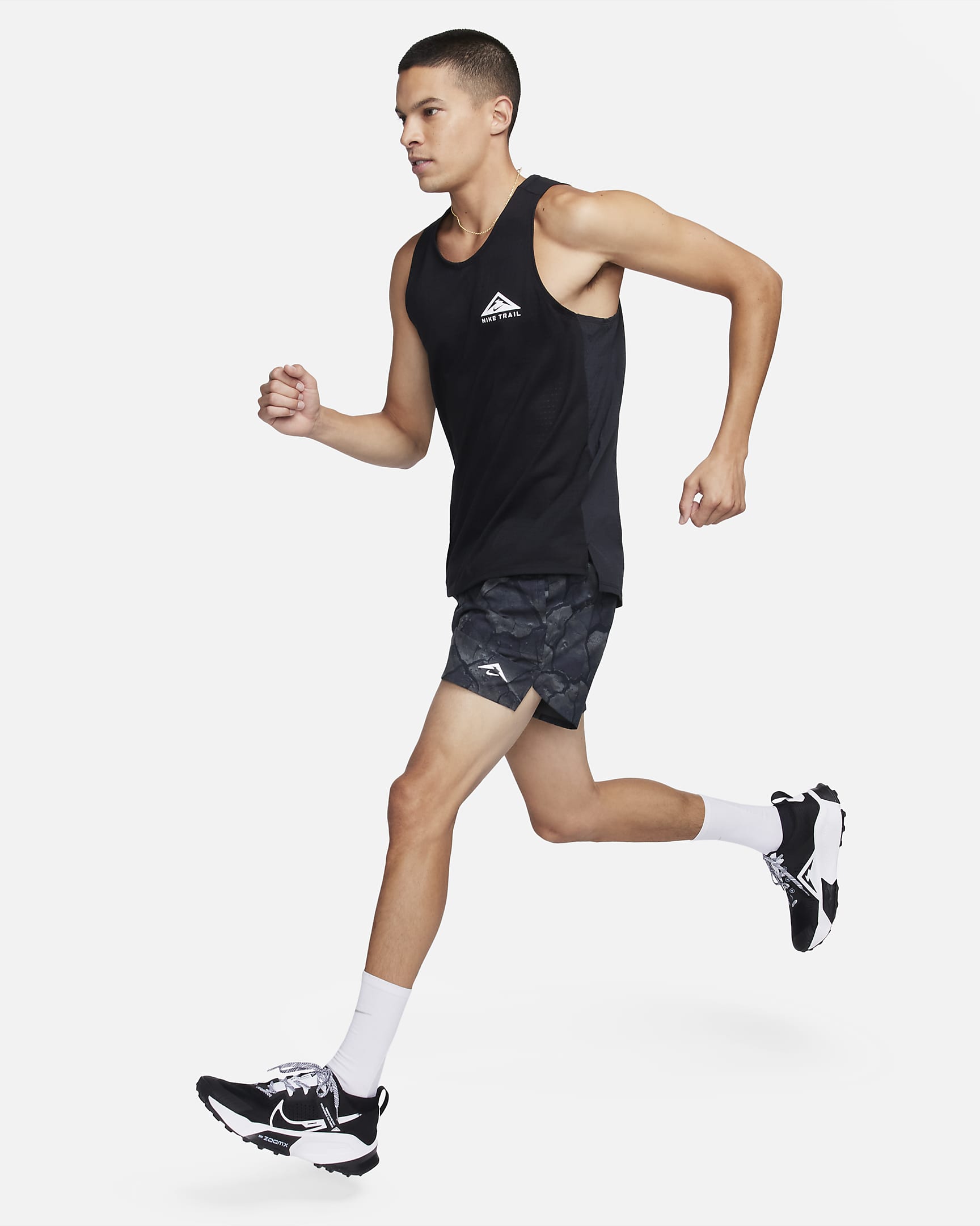 Nike Dri-FIT Trail Men's Solid Tank Top. Nike PH