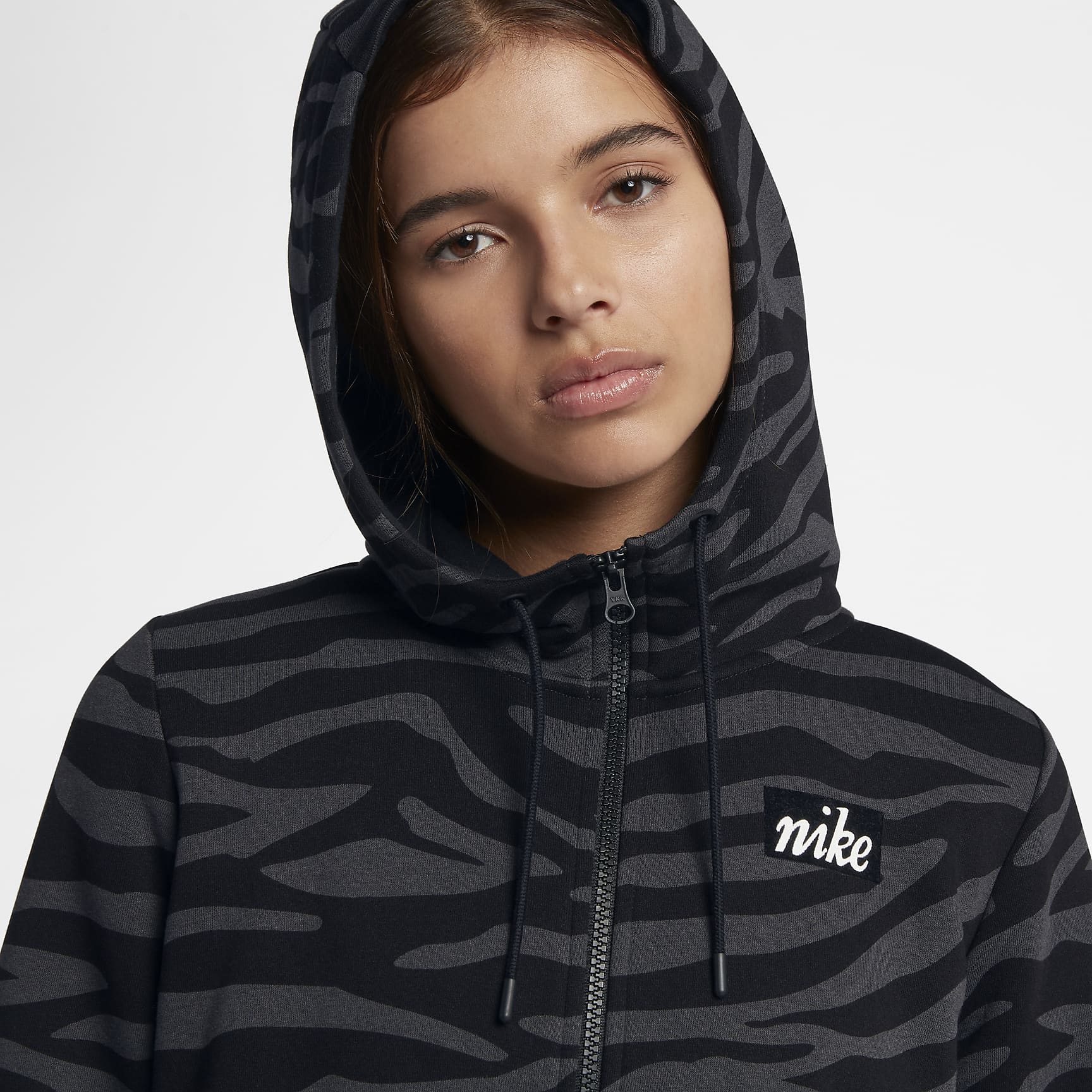 Nike Sportswear Damen-Hoodie mit Tierprint und durchgehendem Reißverschluss - Schwarz/Weiß