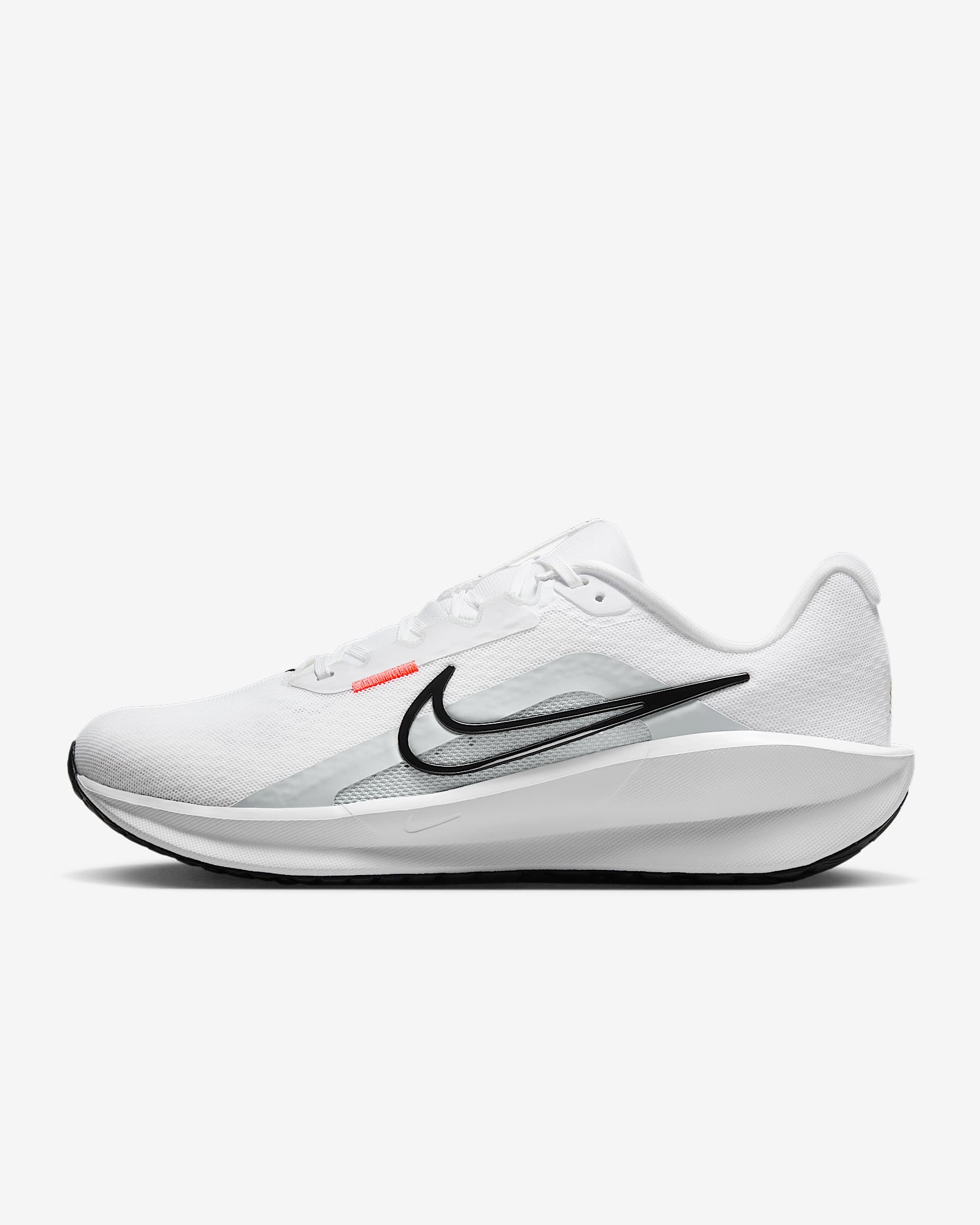 Tenis de correr en pavimento para hombre Nike Downshifter 13 - Blanco/Platino puro/Carmesí brillante/Negro