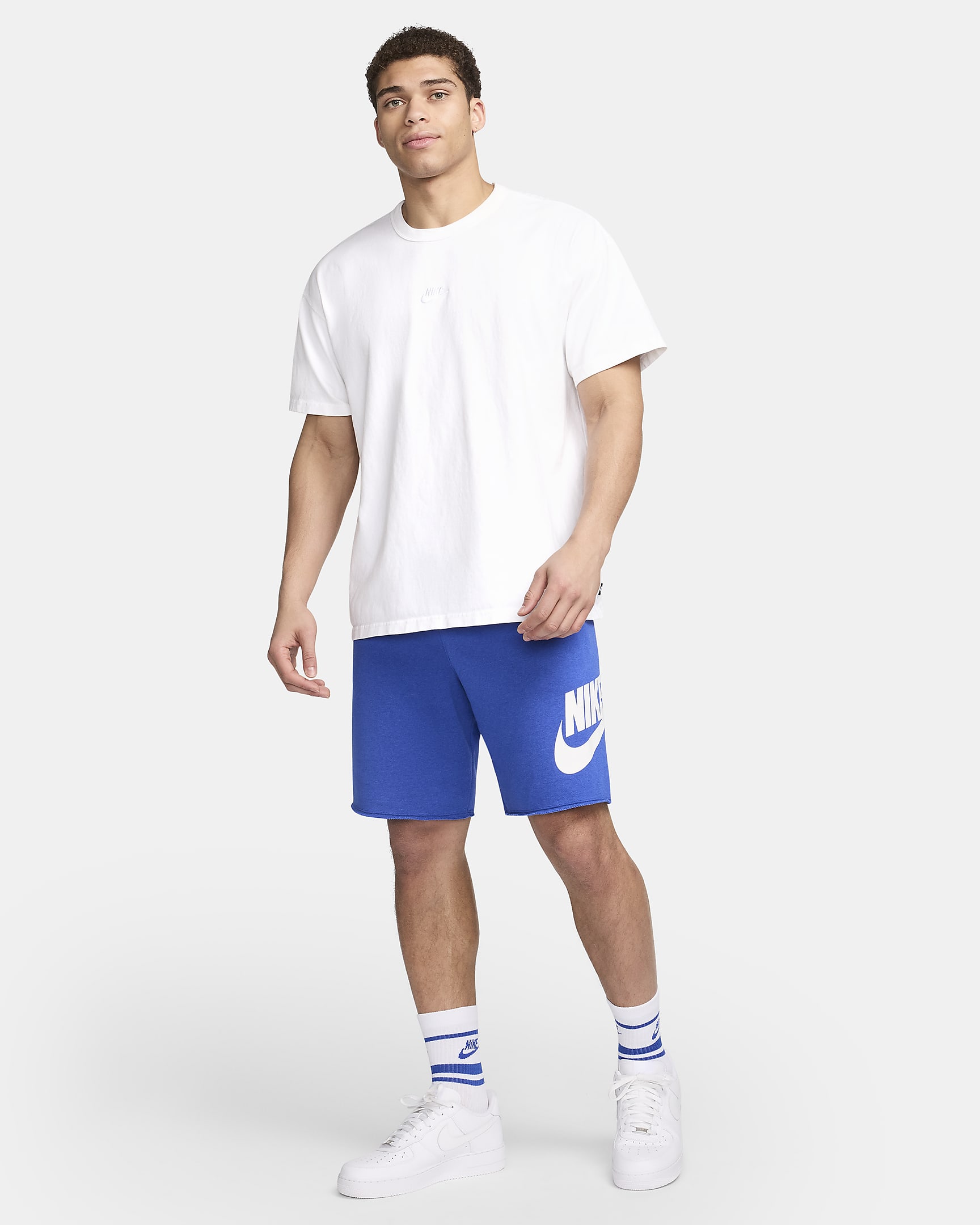 Calções em tecido moletão Nike Club Alumni para homem - Game Royal/Branco/Branco