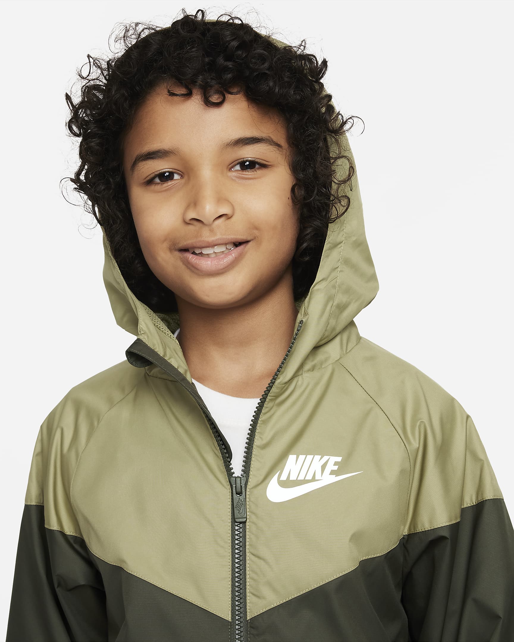 Nike Sportswear Windrunner Older Kids Boys Jacket Nike BE Nike Sportswear Windrunner Older Kids Boys Jacket Nike BE