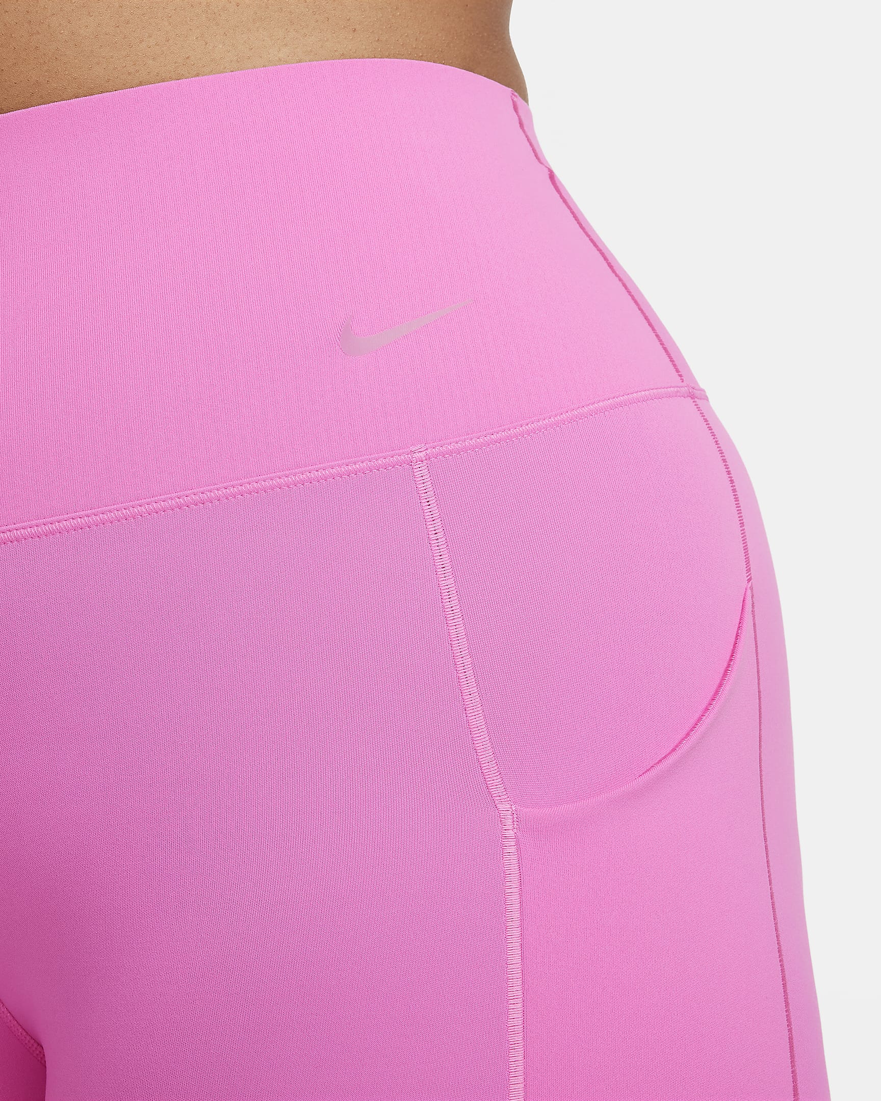 Nike Universa leggings i full lengde med middels støtte, høyt liv og lommer til dame - Playful Pink/Svart