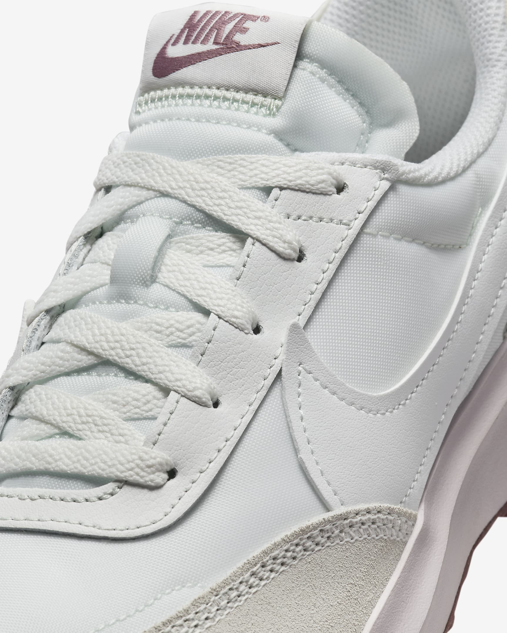 Tenis para mujer Nike Waffle Debut - Blanco cumbre/Malva humeante/Violeta platino/Blanco cumbre