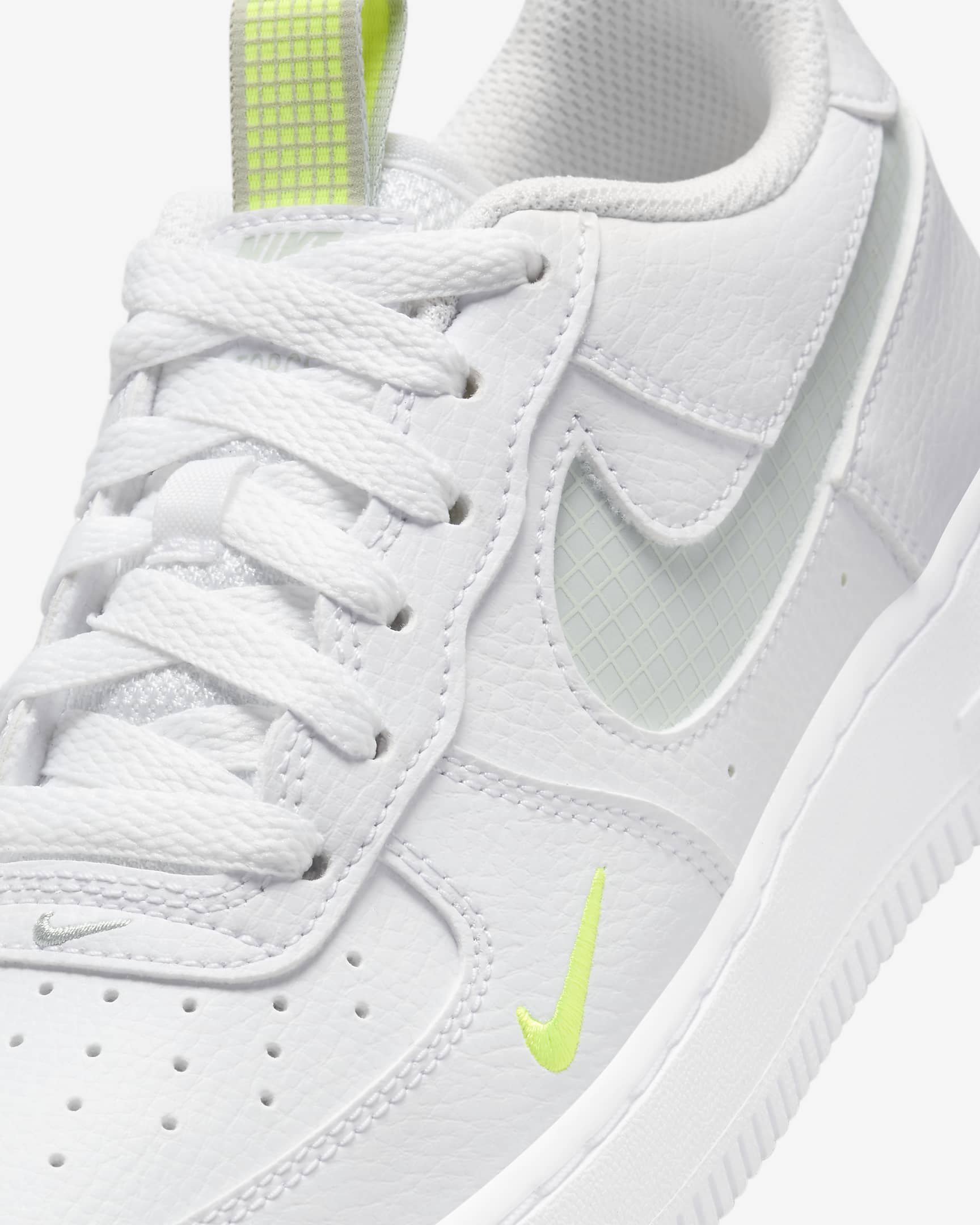 Nike Air Force 1 LV8 Older Kids' Shoes. Nike CH