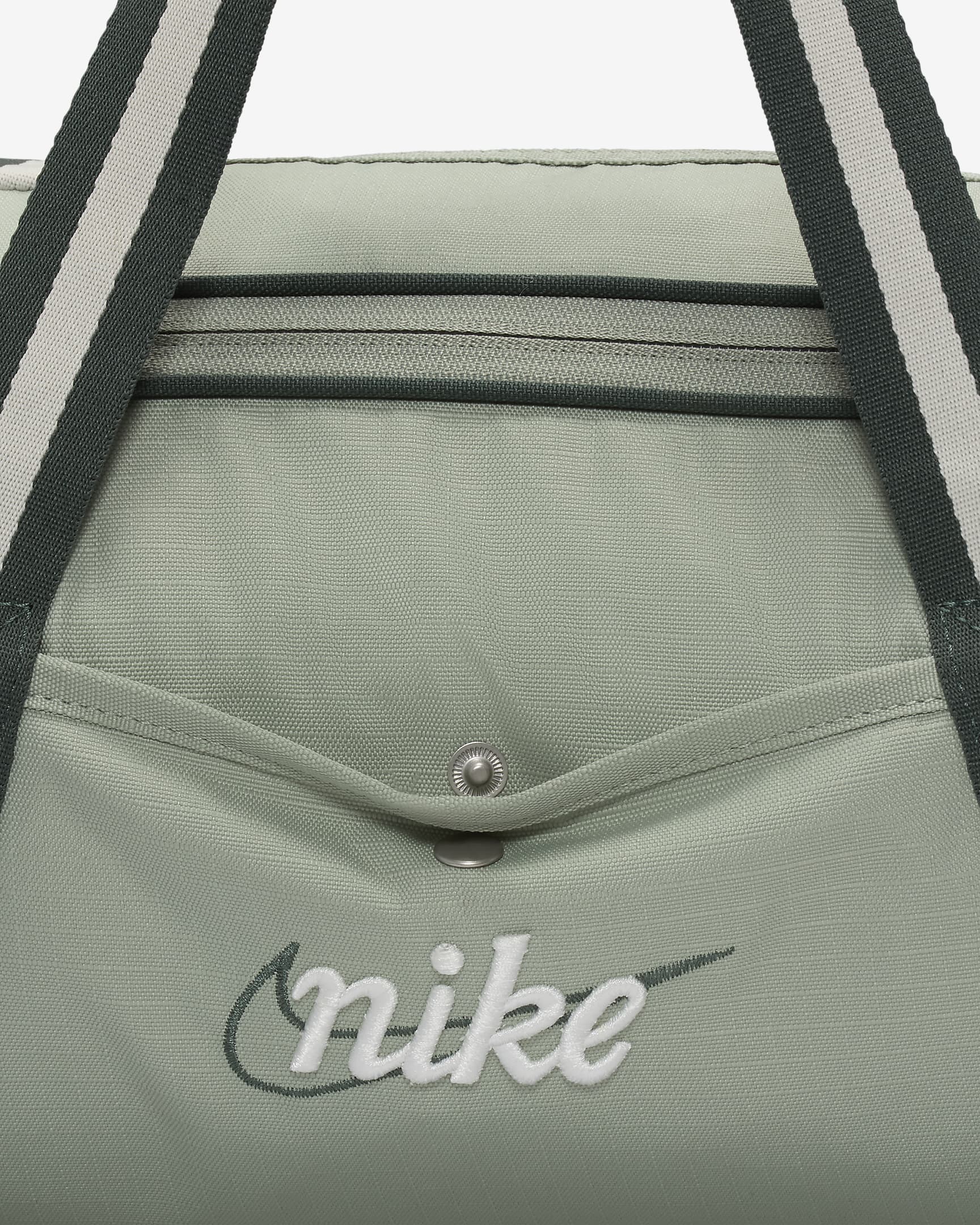 กระเป๋า Duffel สไตล์เรโทร Nike Heritage (13 ล.) - Jade Horizon/Vintage Green/Summit White