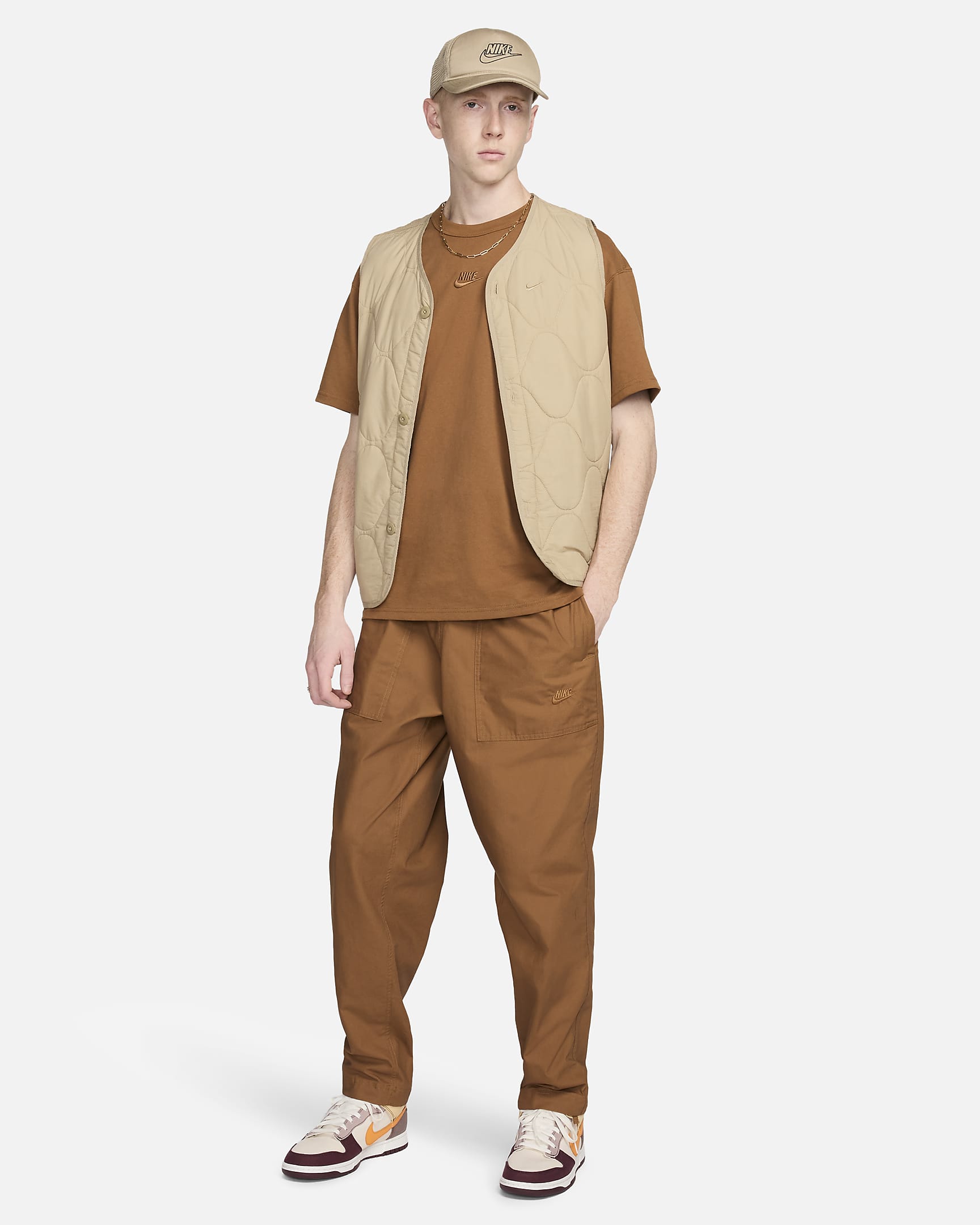 Nike Club – bukser til mænd - Light British Tan/Light British Tan