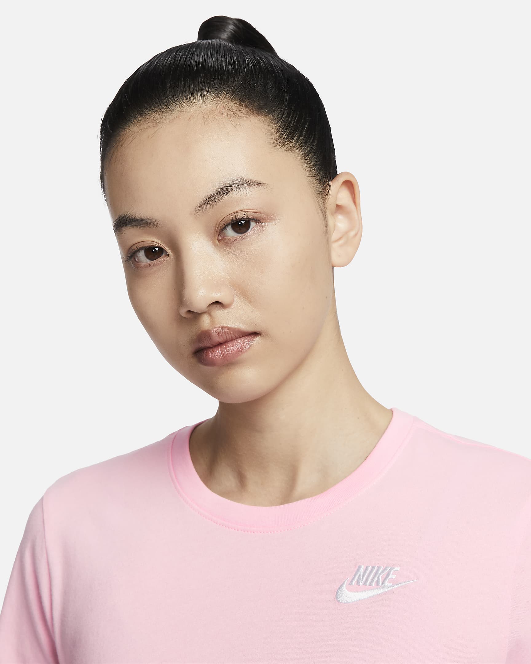 Nike Sportswear Club Essentials Women's T-Shirt. Nike IN