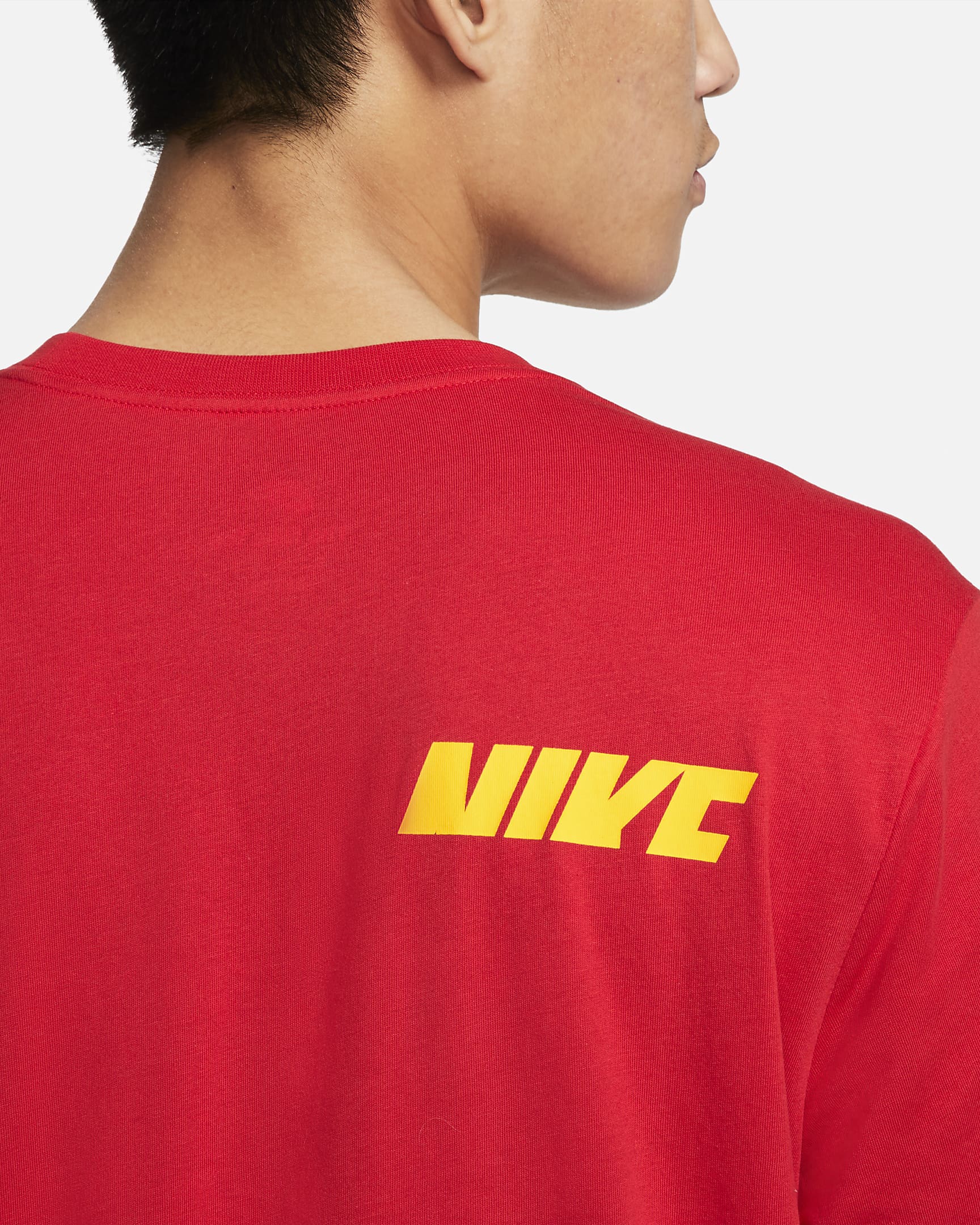 Nike Sportswear Sport Essentials+ Men's TShirt. Nike PH
