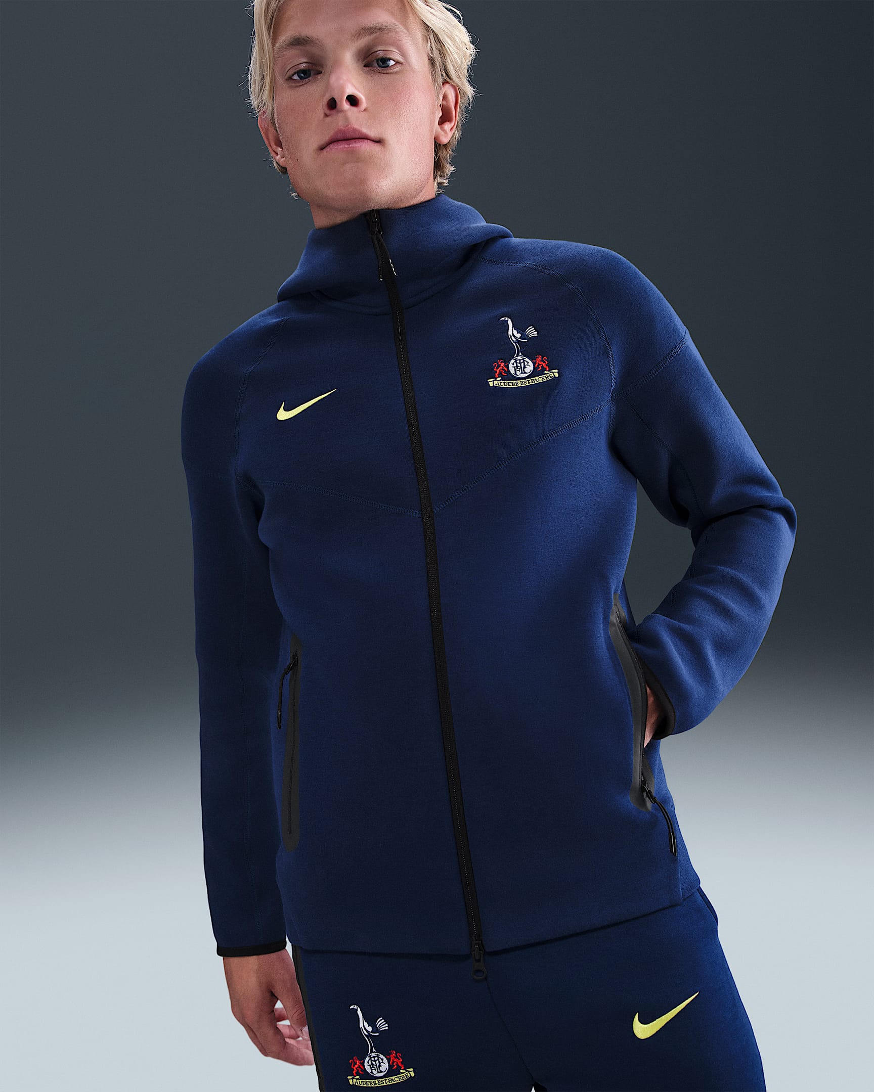 Tottenham Hotspur Tech Windrunner Chaqueta de fútbol de tejido Fleece con cremallera completa Nike Total 90 - Hombre - Blue Void/Dynamic Yellow