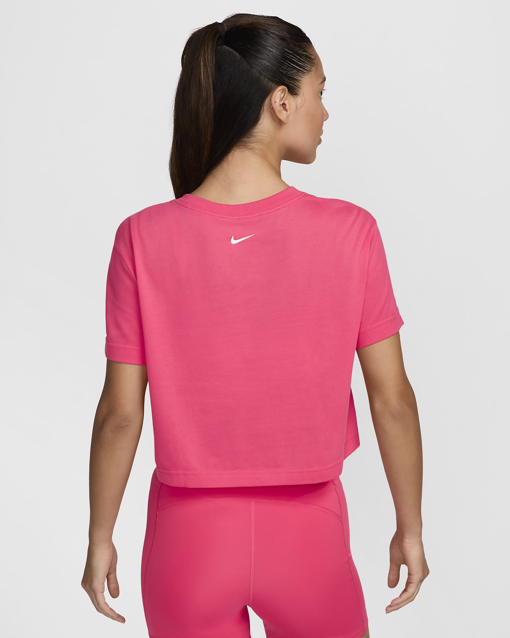 เสื้อยืดเอวลอยแขนสั้นผู้หญิง Nike Pro - Aster Pink