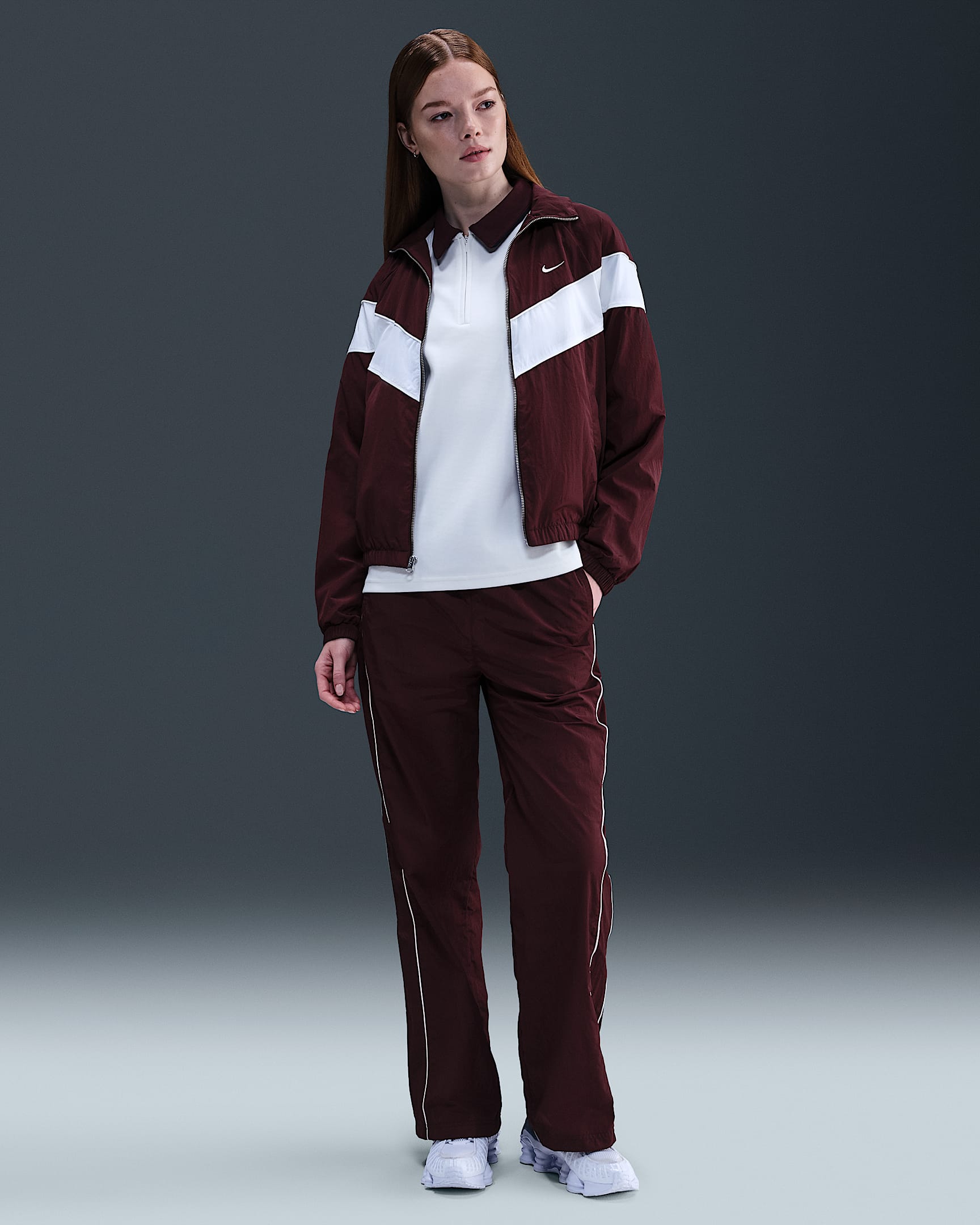 Vävda byxor Nike Windrunner med hög midja och vida fållar för kvinnor - Burgundy Crush/Sail/Sail