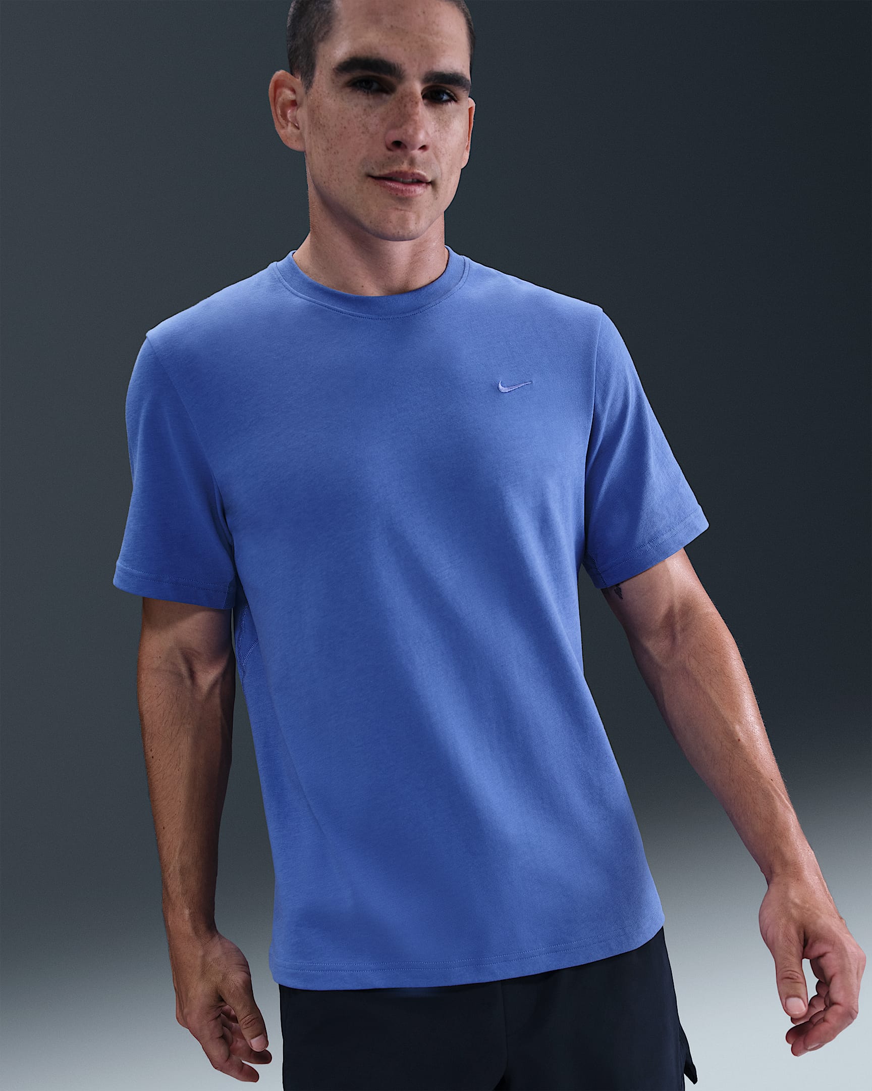 Nike Primary Men's Dri-FIT Short-Sleeve Versatile Top - Comet Blue/Comet Blue