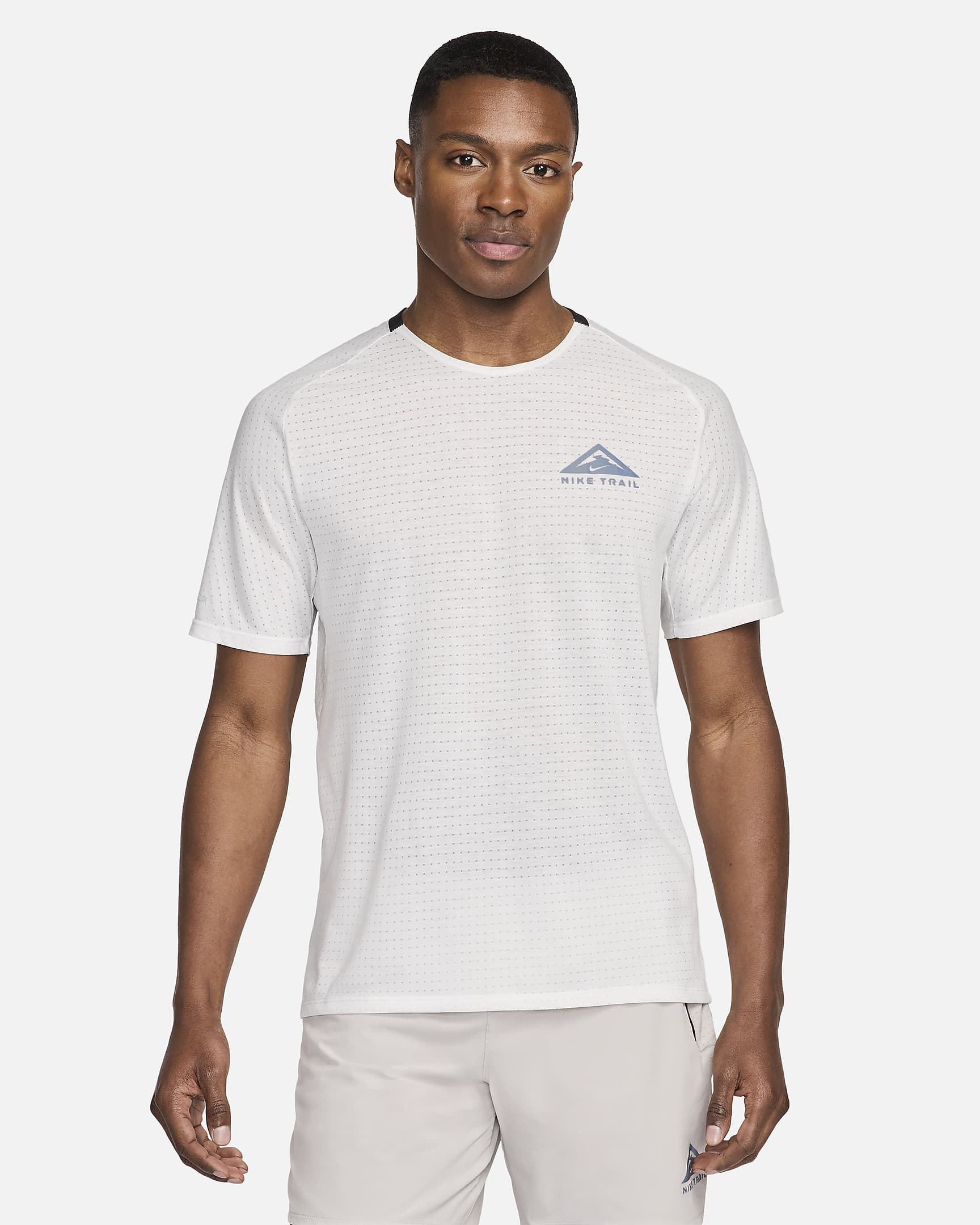 Haut de running Dri-FIT à manches courtes Nike Trail Solar Chase pour homme - Summit White/Noir