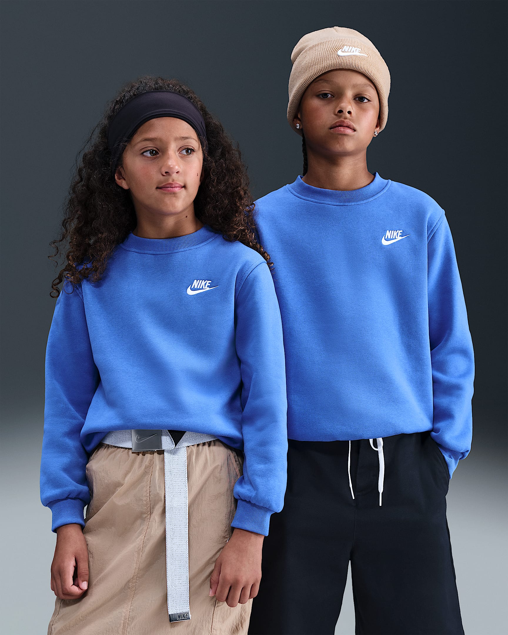 Nike Sportswear Club Fleece Big Kids' Sweatshirt - Comet Blue/White