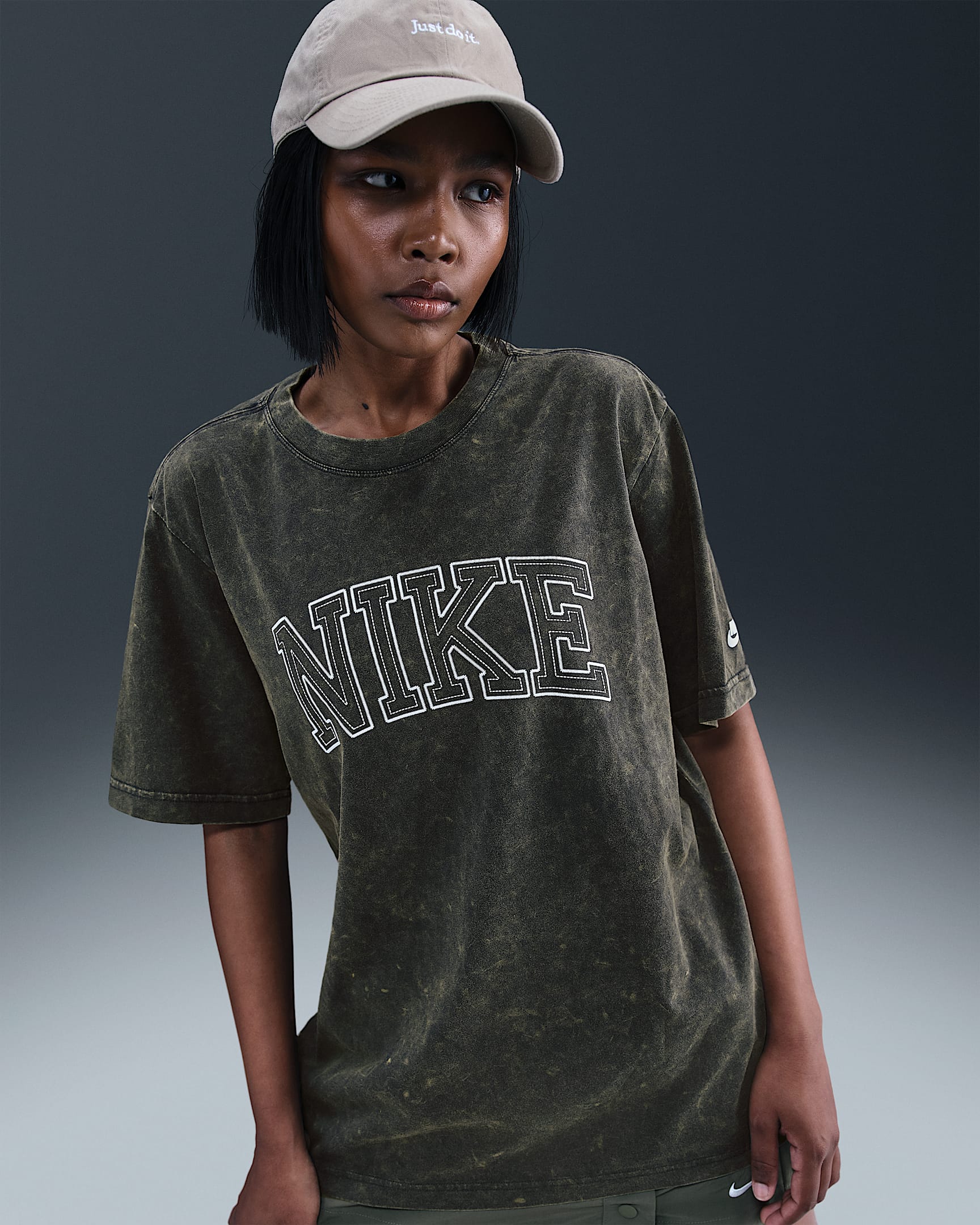 Nike Sportswear Classics Women's Loose T-Shirt - Seaweed