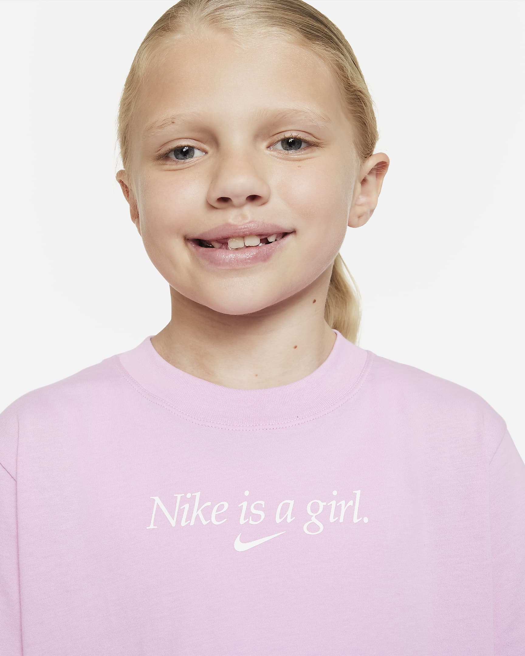 Nike Sportswear Older Kids' (Girls') TShirt. Nike AU