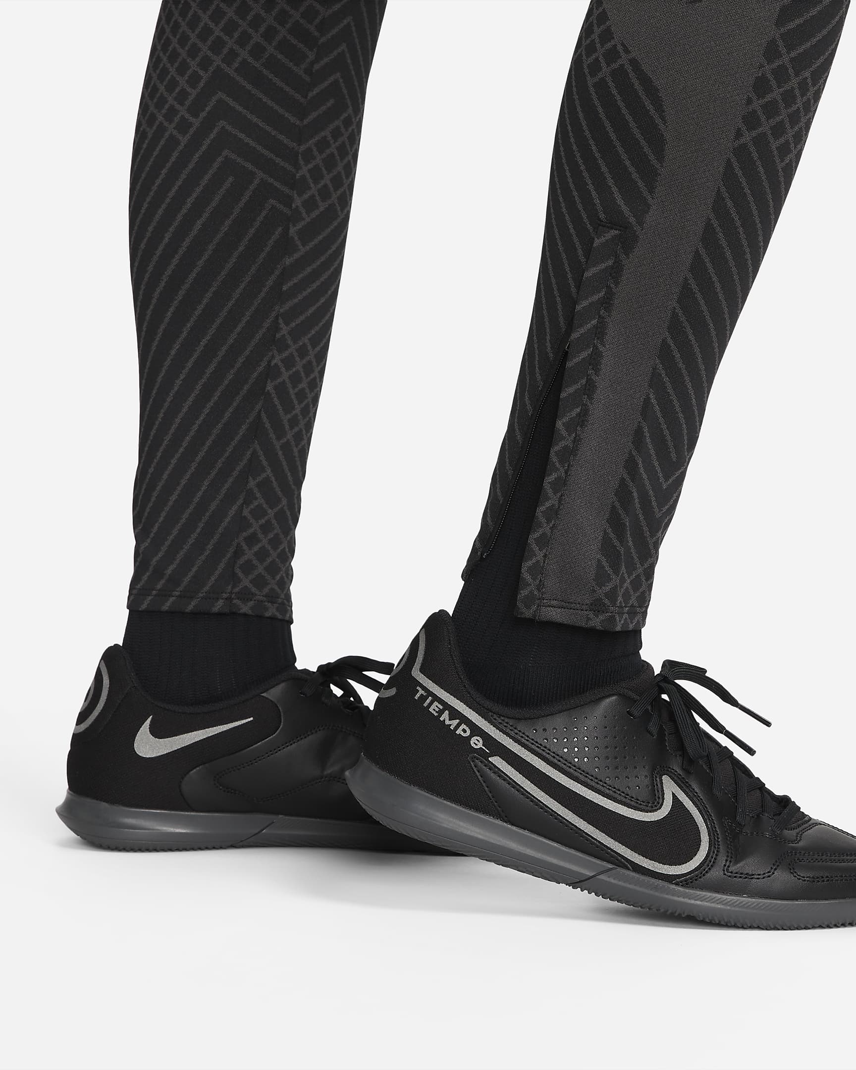 Nike Dri-FIT Strike Women's Football Pants. Nike IE