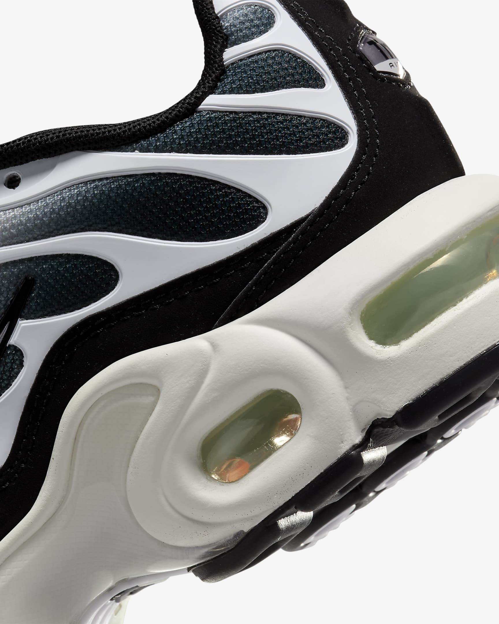 Nike Air Max Plus Older Kids' Shoes - Black/White/Sail/Metallic Cool Grey