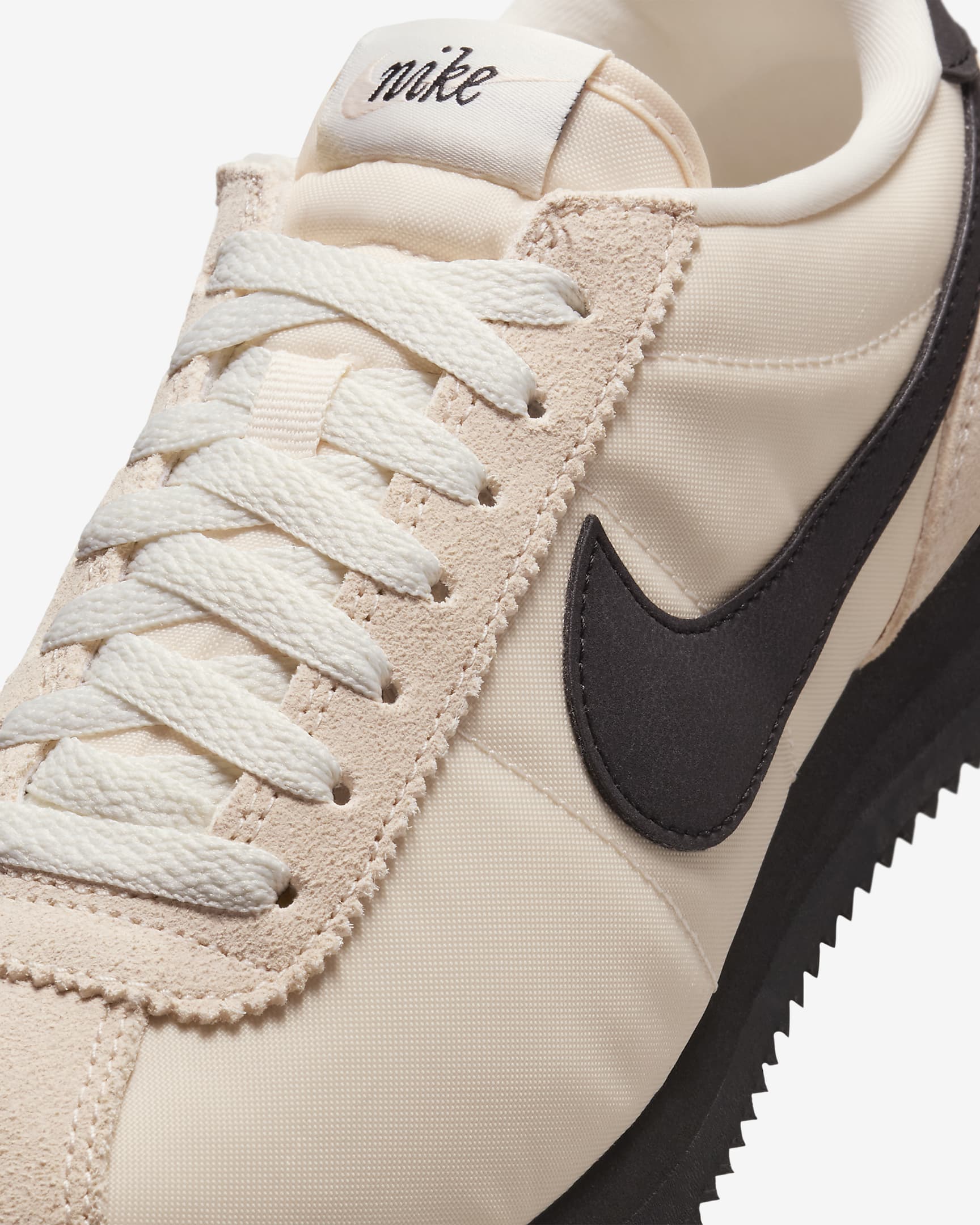 Tenis para mujer Nike Cortez Textile - Guayaba hielo/Vela/Fantasma/Negro