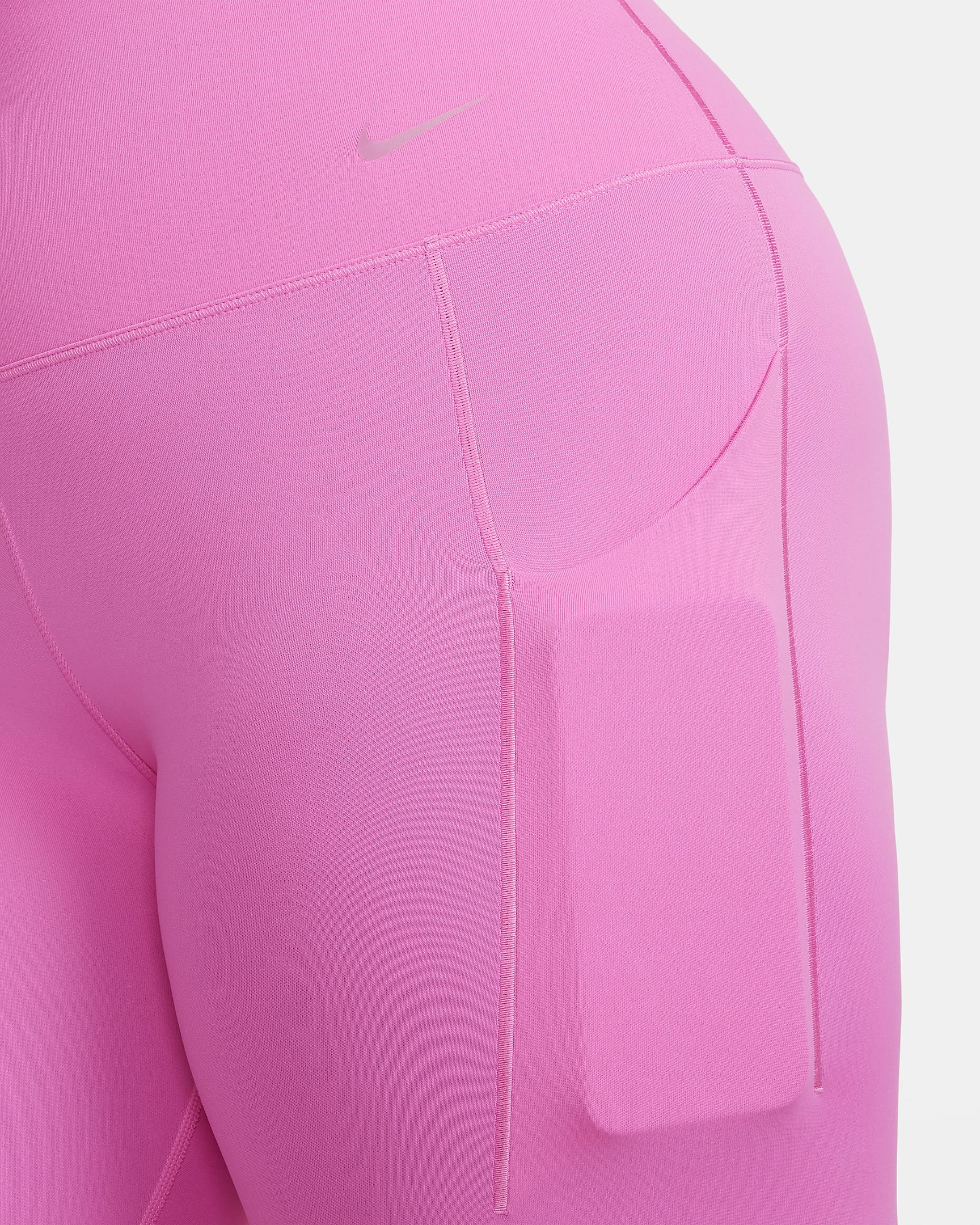 Nike Universa leggings i full lengde med middels støtte, høyt liv og lommer til dame - Playful Pink/Svart