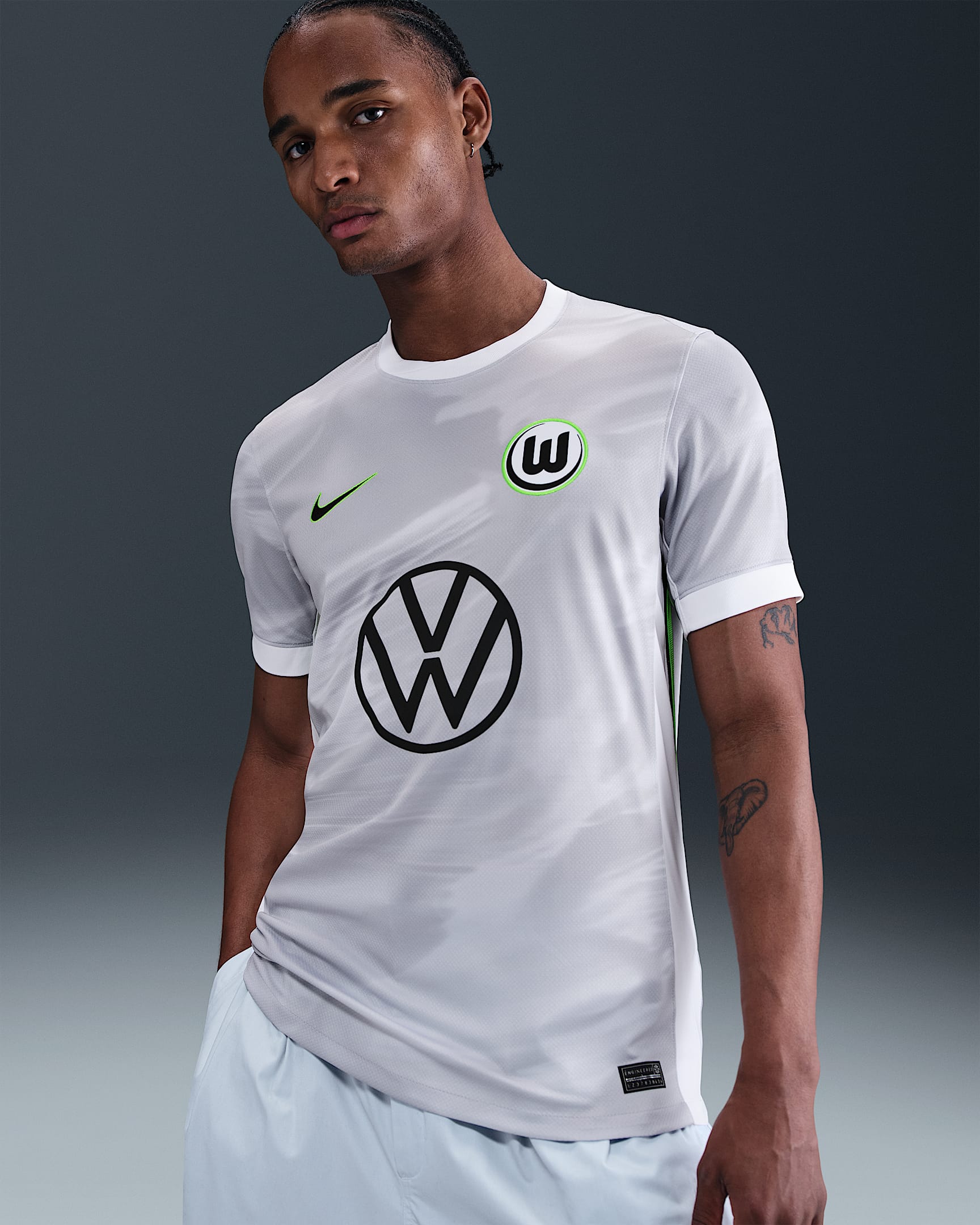 VfL Wolfsburg 2025/26 Stadium Away Nike Replika Kurzarm-Fußballtrikot mit Dri-FIT-Technologie (Herren) - Weiß/Wolf Grey/Schwarz