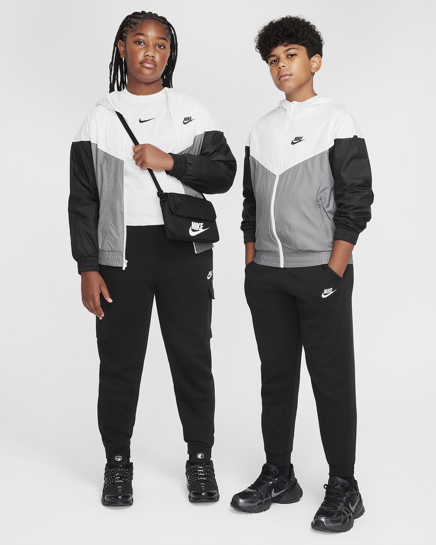 Nike Sportswear Windrunner Repel kinderjack met capuchon (ruimere maten) - Wit/Smoke Grey/Zwart/Zwart