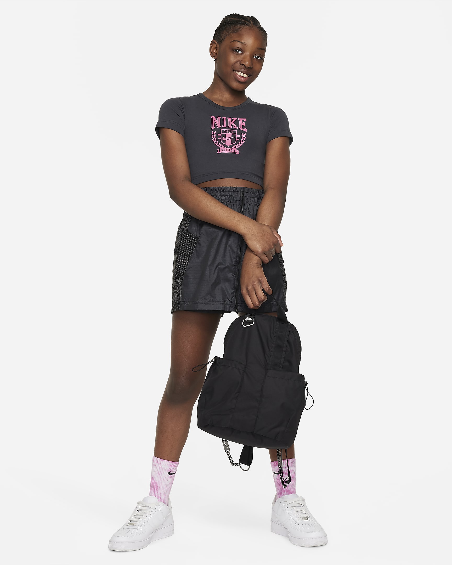 Nike Sportswear Older Kids' (Girls') Graphic T-Shirt. Nike SK