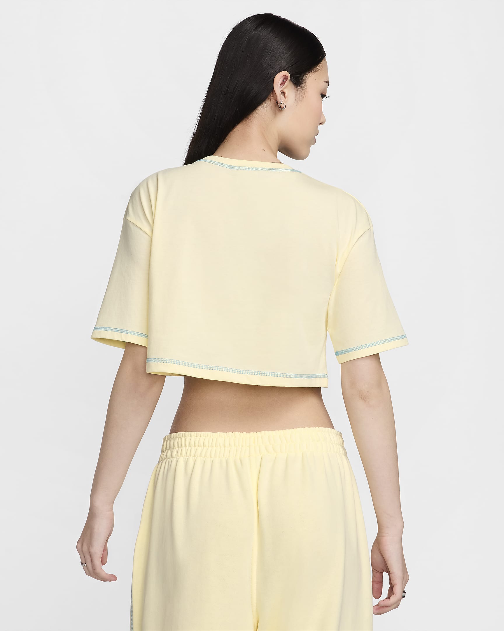 Nike Sportswear Women's Cropped T-Shirt - Alabaster