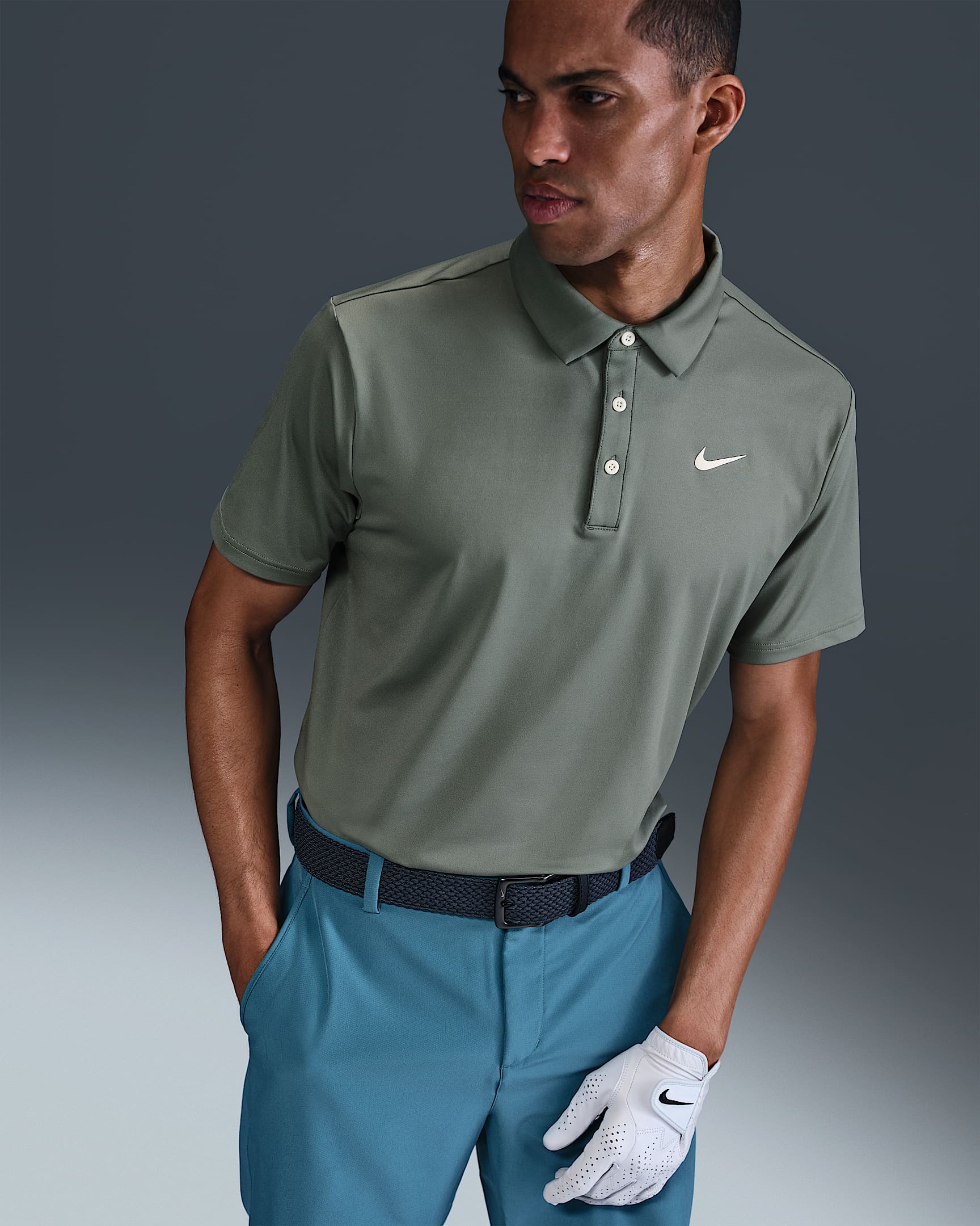 Polo de golf Dri-FIT de un solo color para hombre Nike Tour - Verde arcilla/Marfil pálido