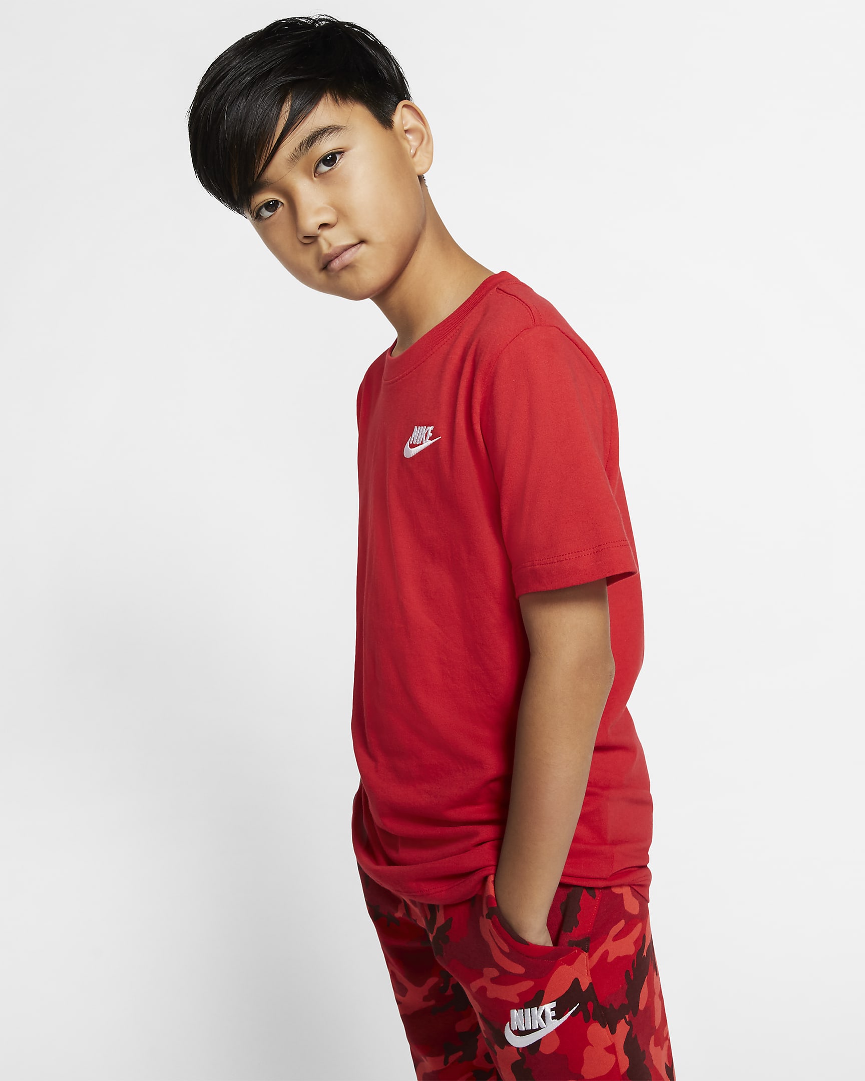 Nike Sportswear Older Kids' T-Shirt - University Red/White