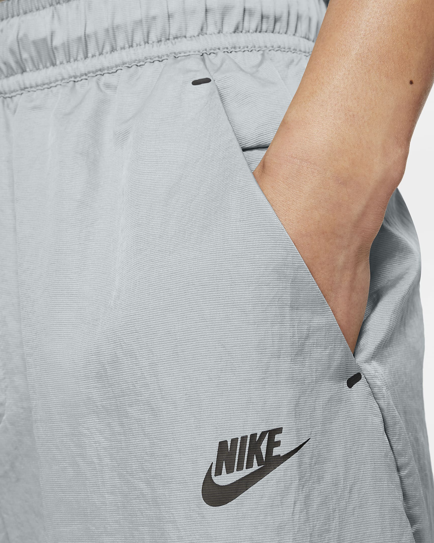 Nike Sportswear Men's Woven Shorts - Pure Platinum/Black