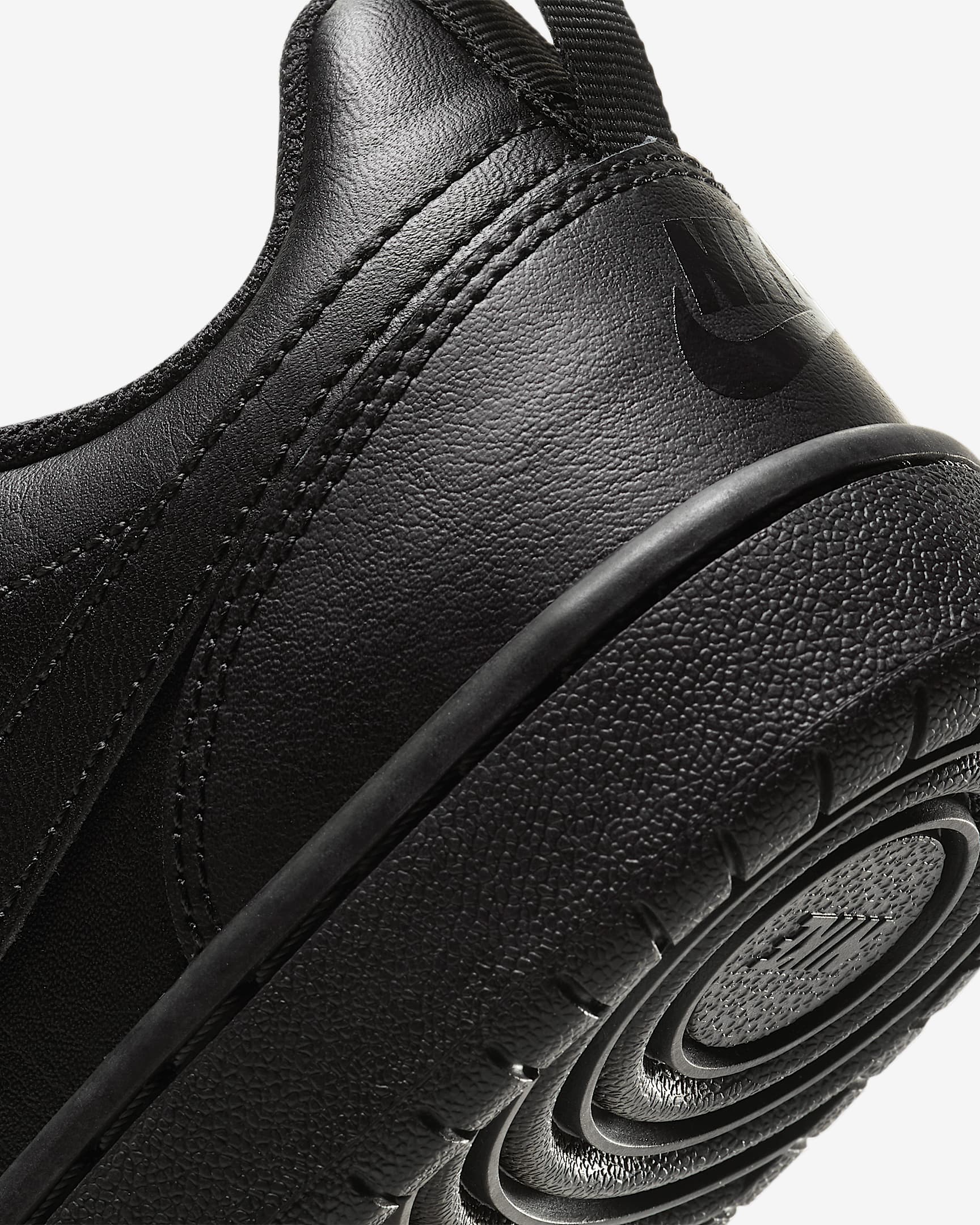 nike low sneakers