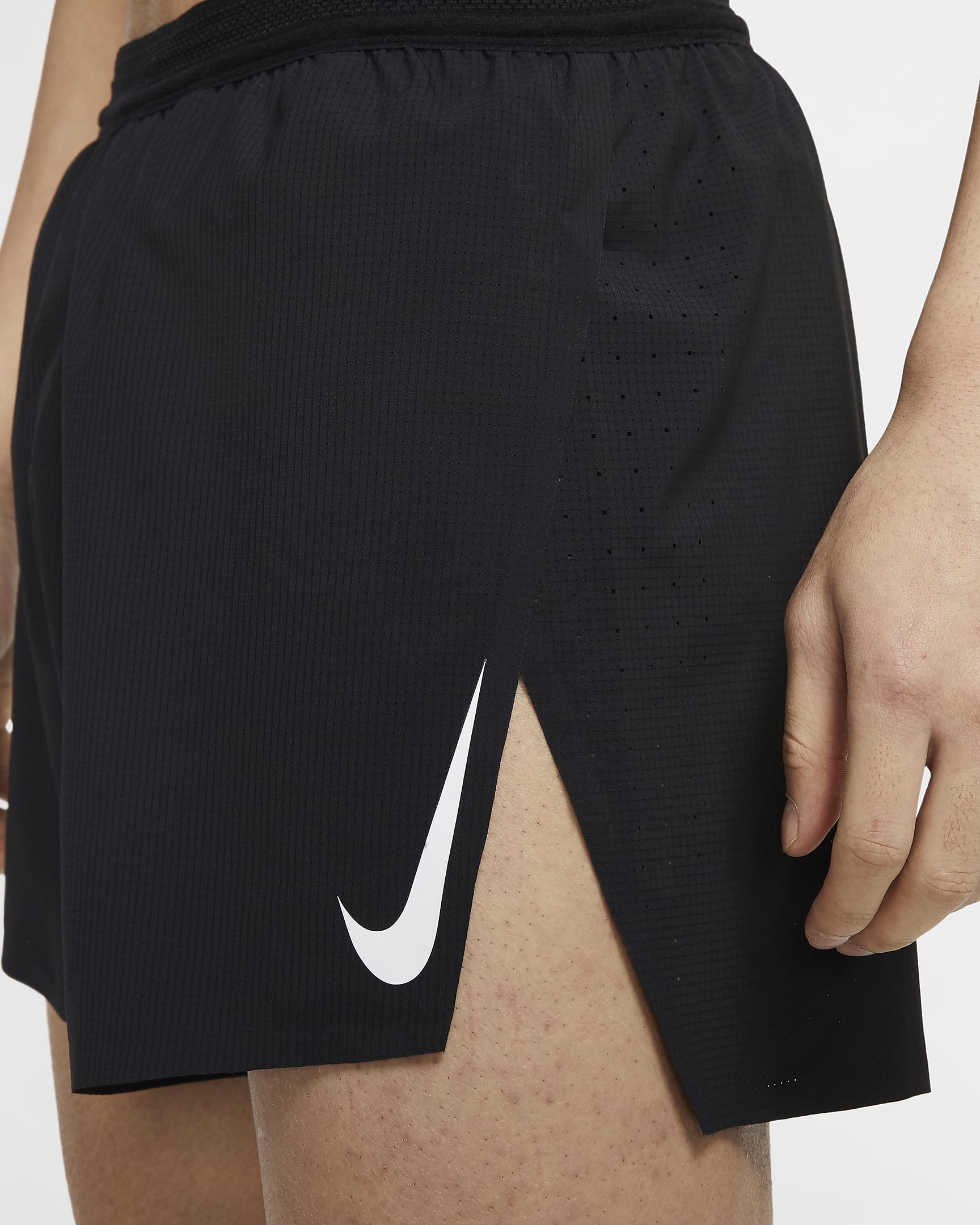 Nike AeroSwift Men's 4" (10cm approx.) Running Shorts - Black/White