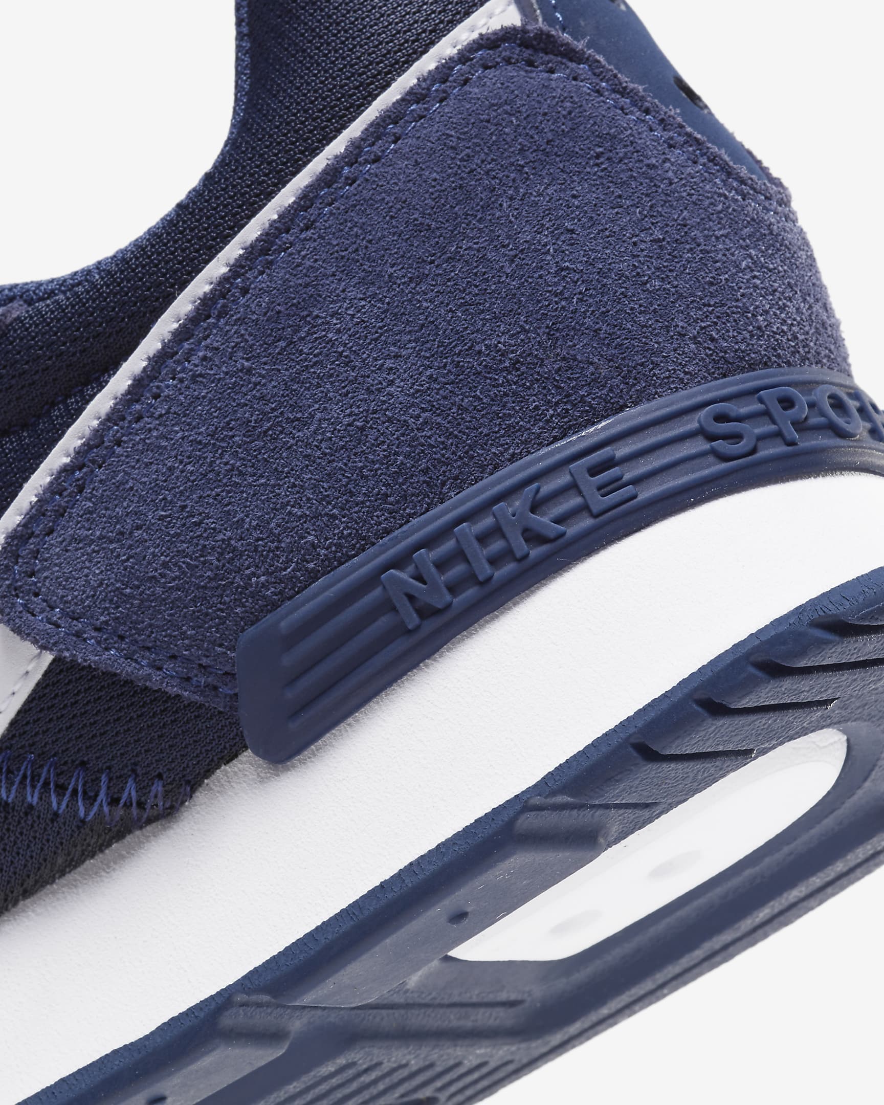 Nike Venture Runner Men's Shoe - Midnight Navy/Midnight Navy/White