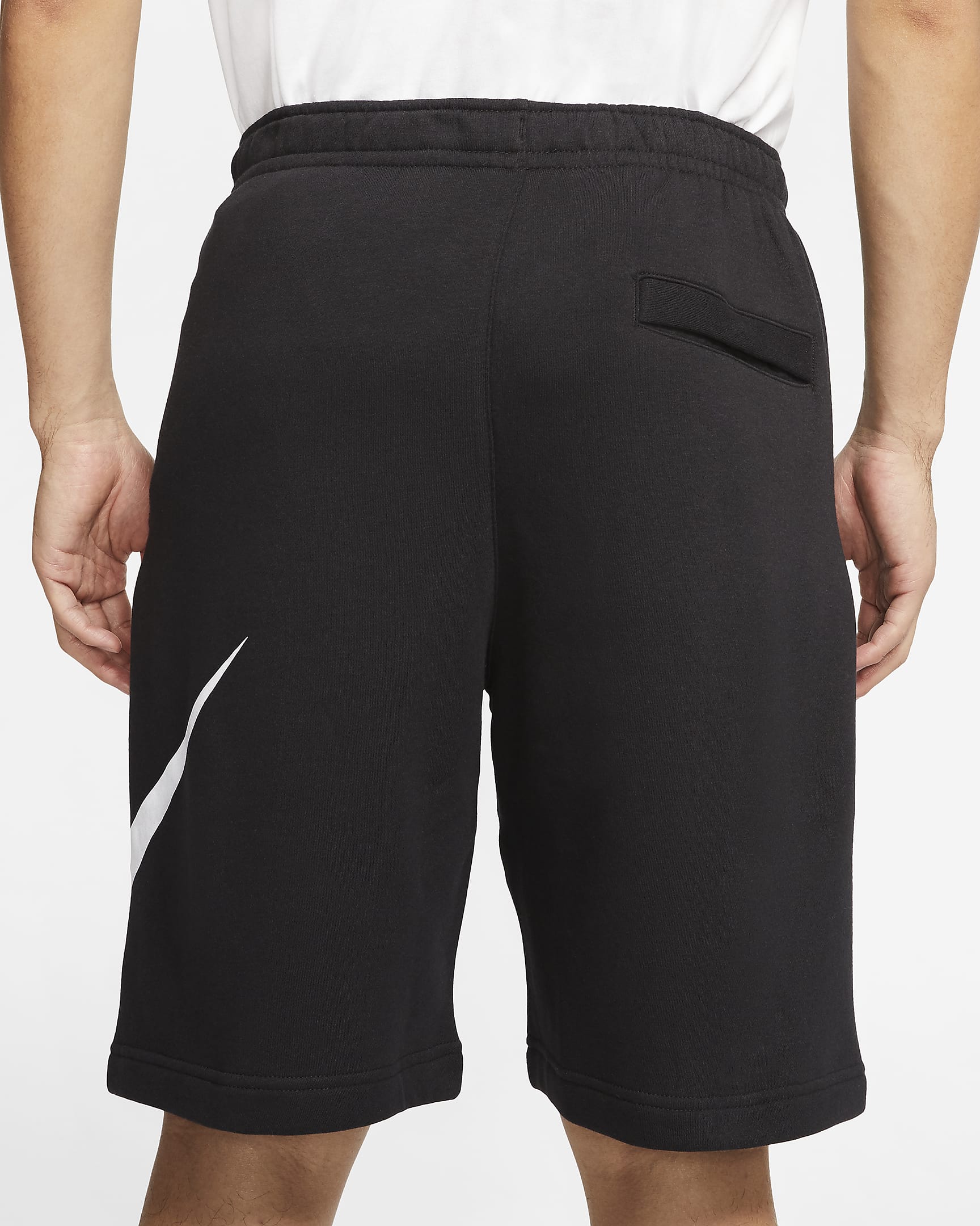 Nike Sportswear Club Herrenshorts mit Grafik - Schwarz/Weiß/Weiß