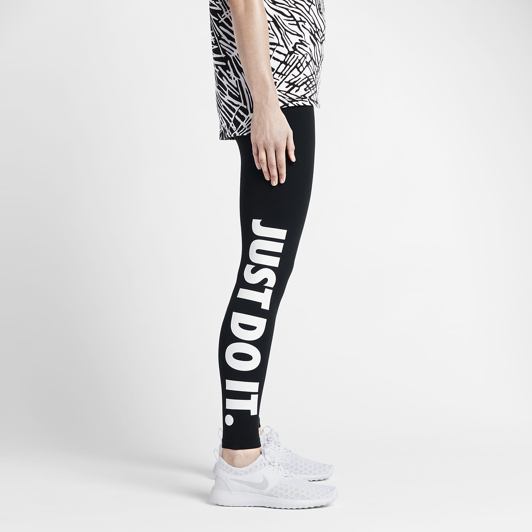 Nike Sportswear Leg-A-See leggings for dame - Svart/Hvit