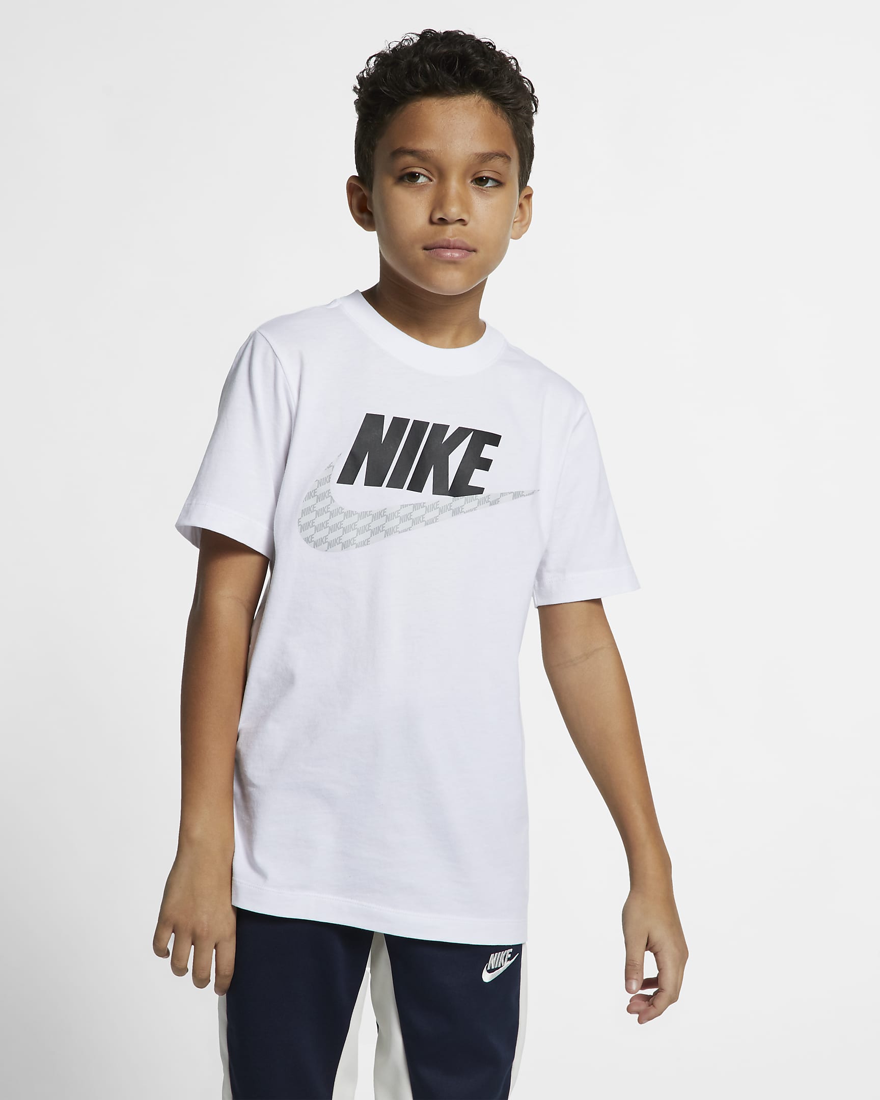 Nike Sportswear Older Kids' (Boys') T-Shirt. Nike RO