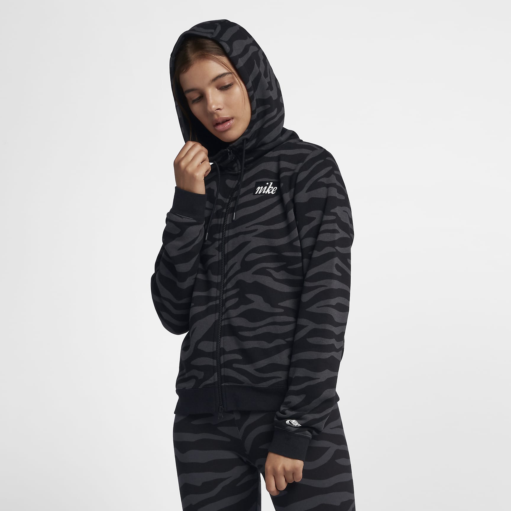 Nike Sportswear Damen-Hoodie mit Tierprint und durchgehendem Reißverschluss - Schwarz/Weiß